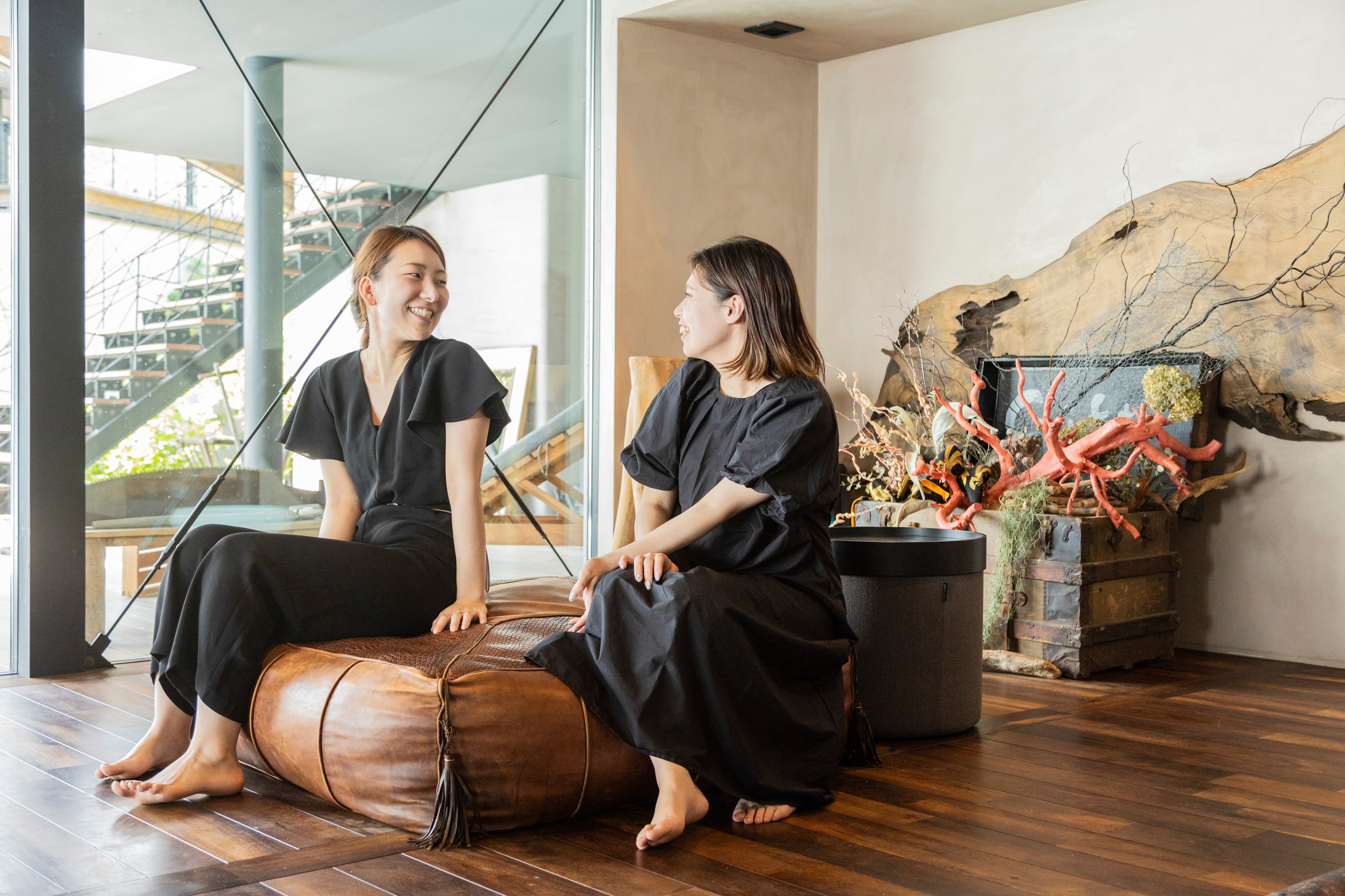 First floor living room: Girls talk