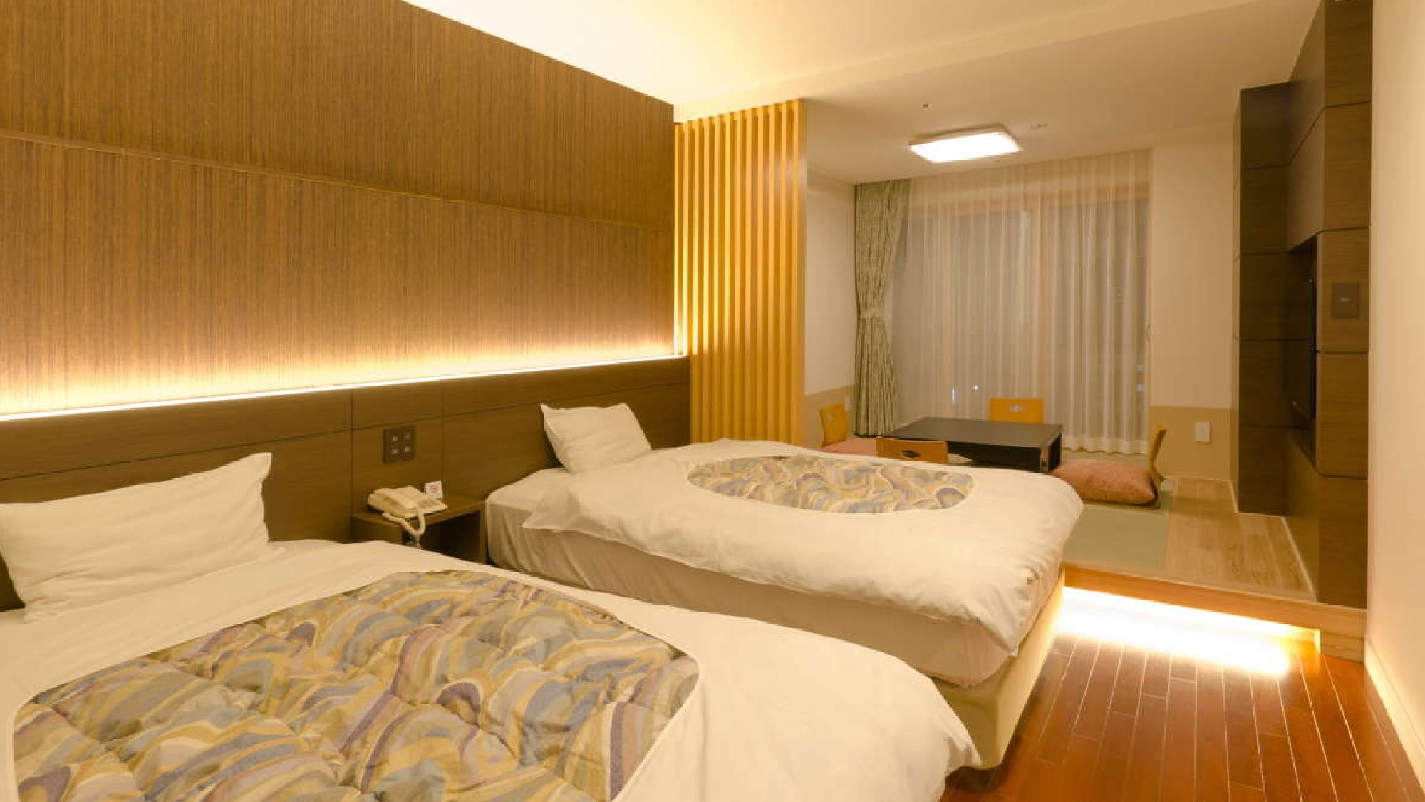 Standard Japanese-Western room/2 Simmons semi-double beds