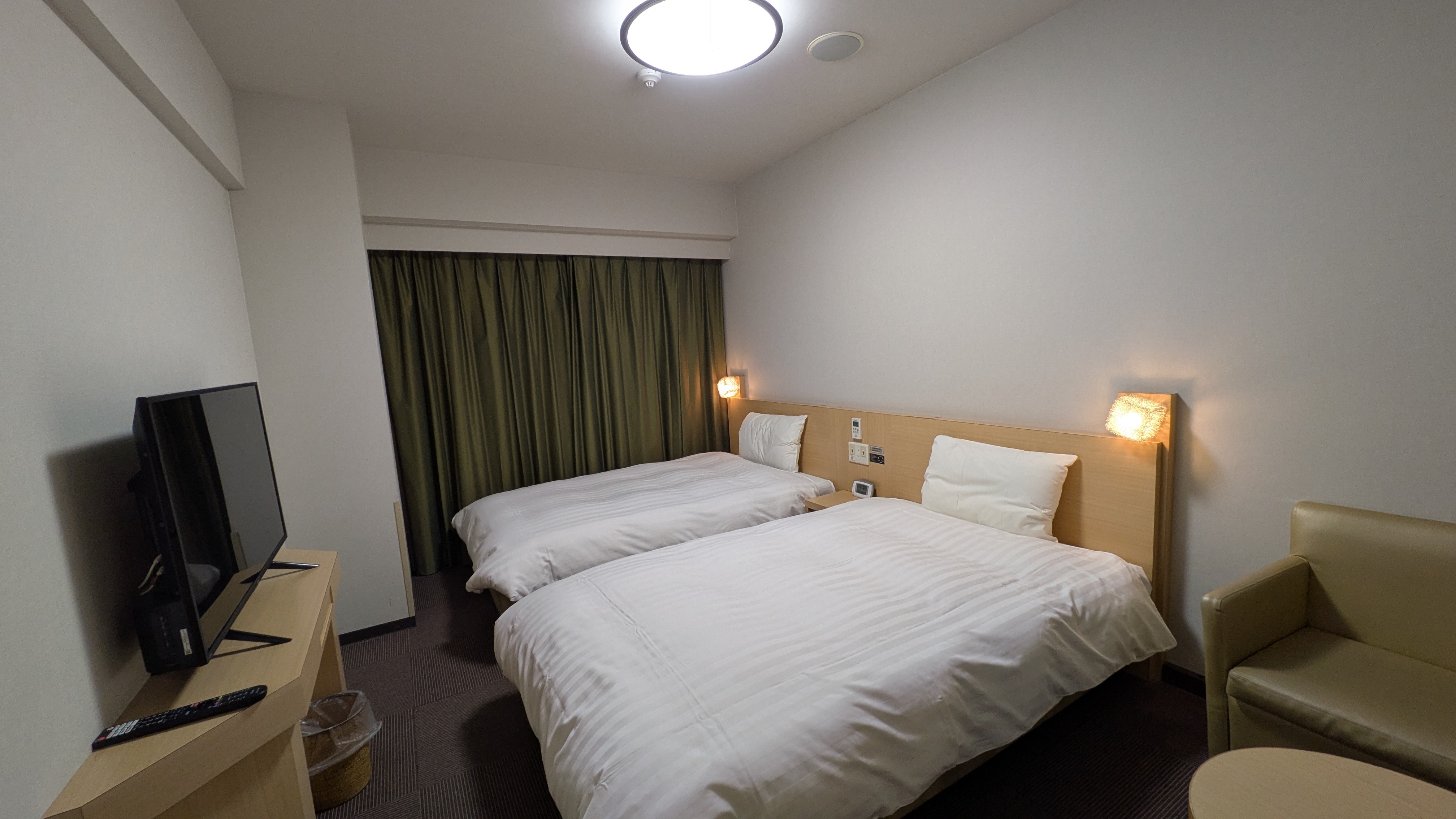 Twin Room [Smoking/Non-Smoking] (Simmons mattresses: 1200×2050×2 units) 20.2 sq m