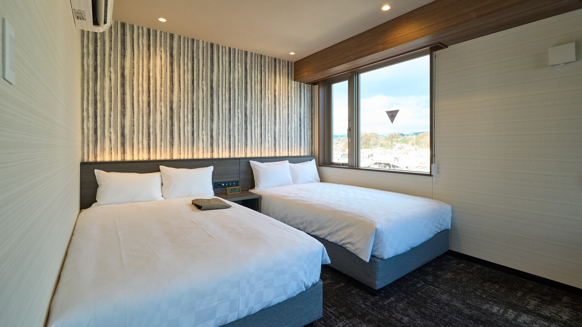 ◆Universal Twin Room (example of guest room)