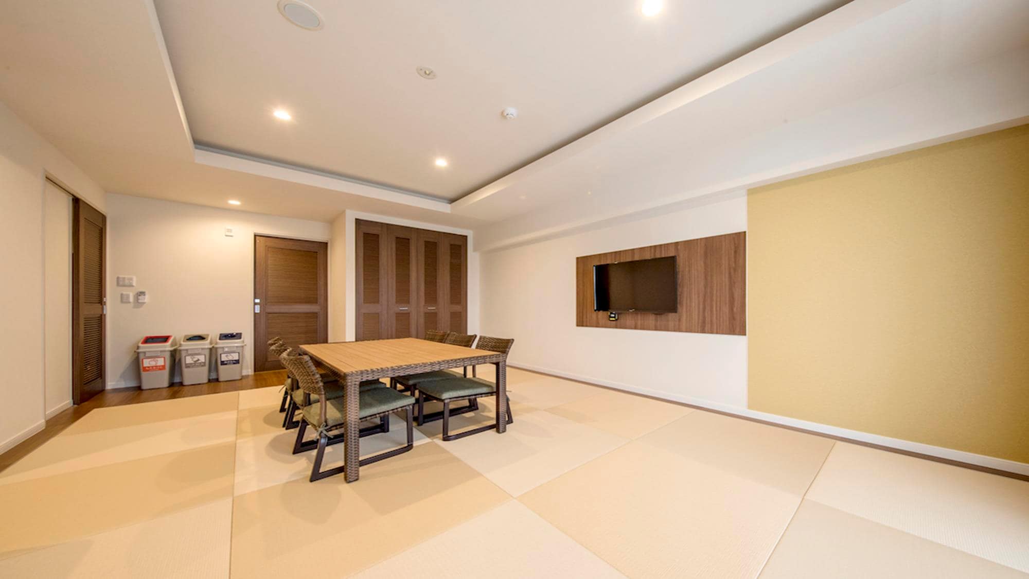 [Moderate barrier-free room] Living room and bedroom