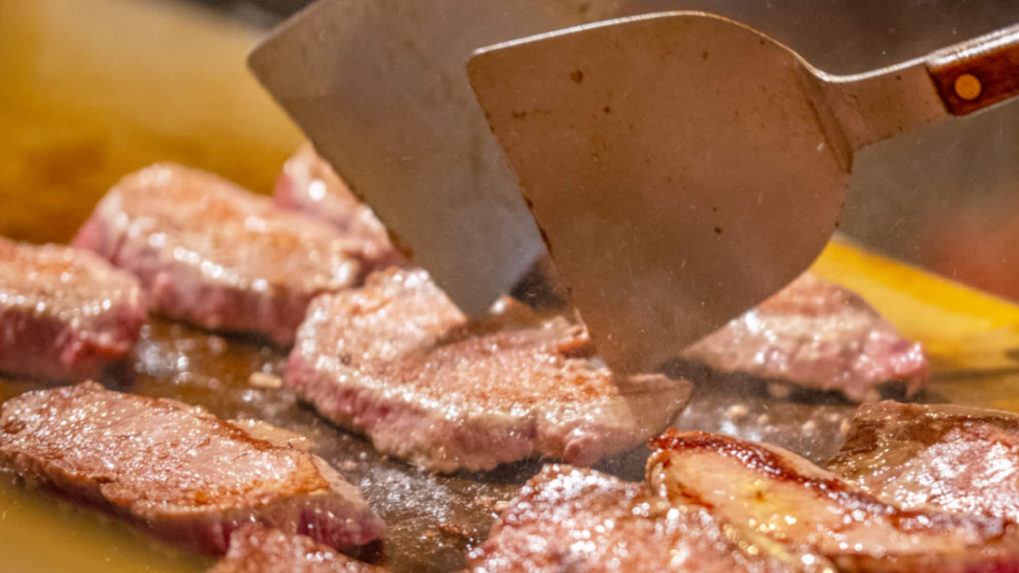 [Japanese, Western, and Chinese dinner buffet] Teppan steak * Image