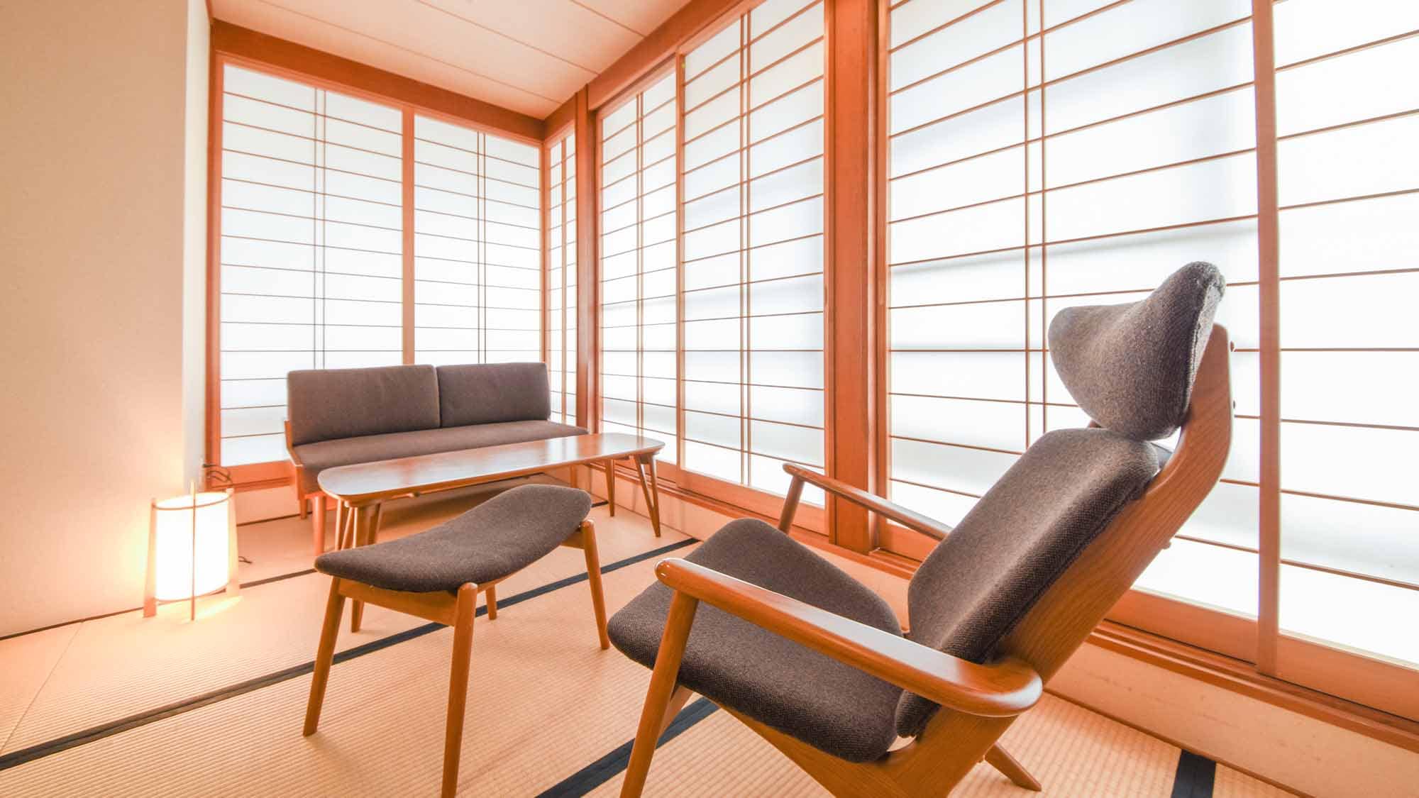 *[Guest room/Japanese-style room 13 tatami mats + 8 tatami mats (Room 101)]