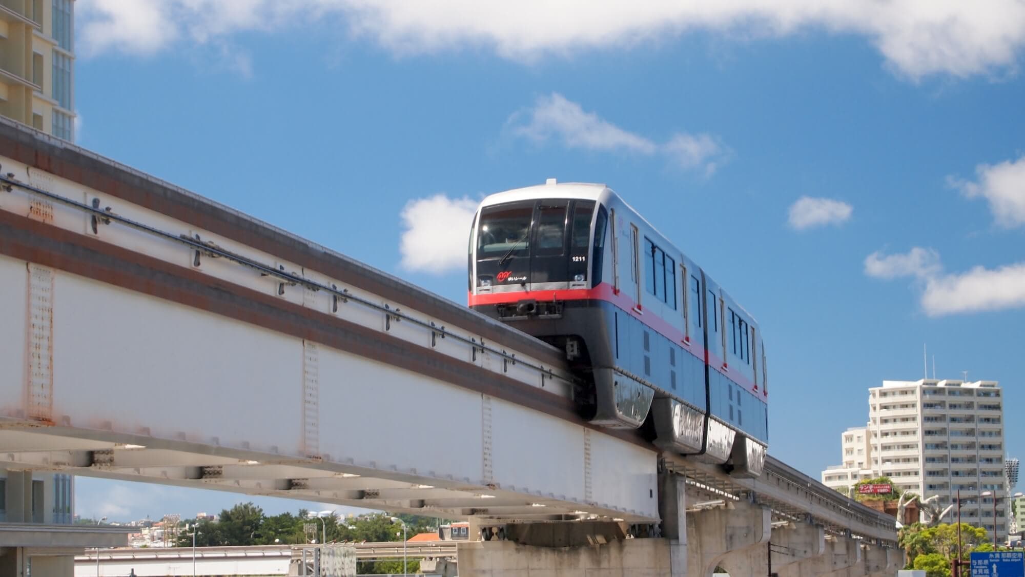 Okinawa Urban Monorail "Yui Rail" (next to Makishi Station)