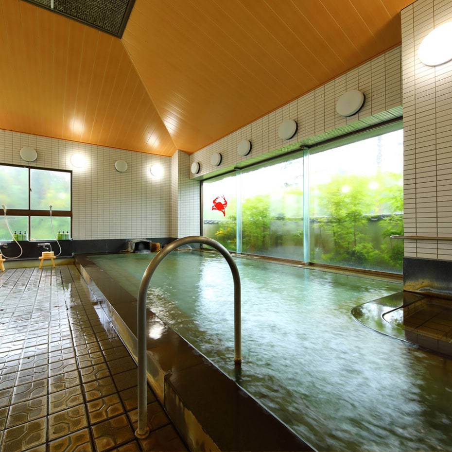 Men's large bath 1