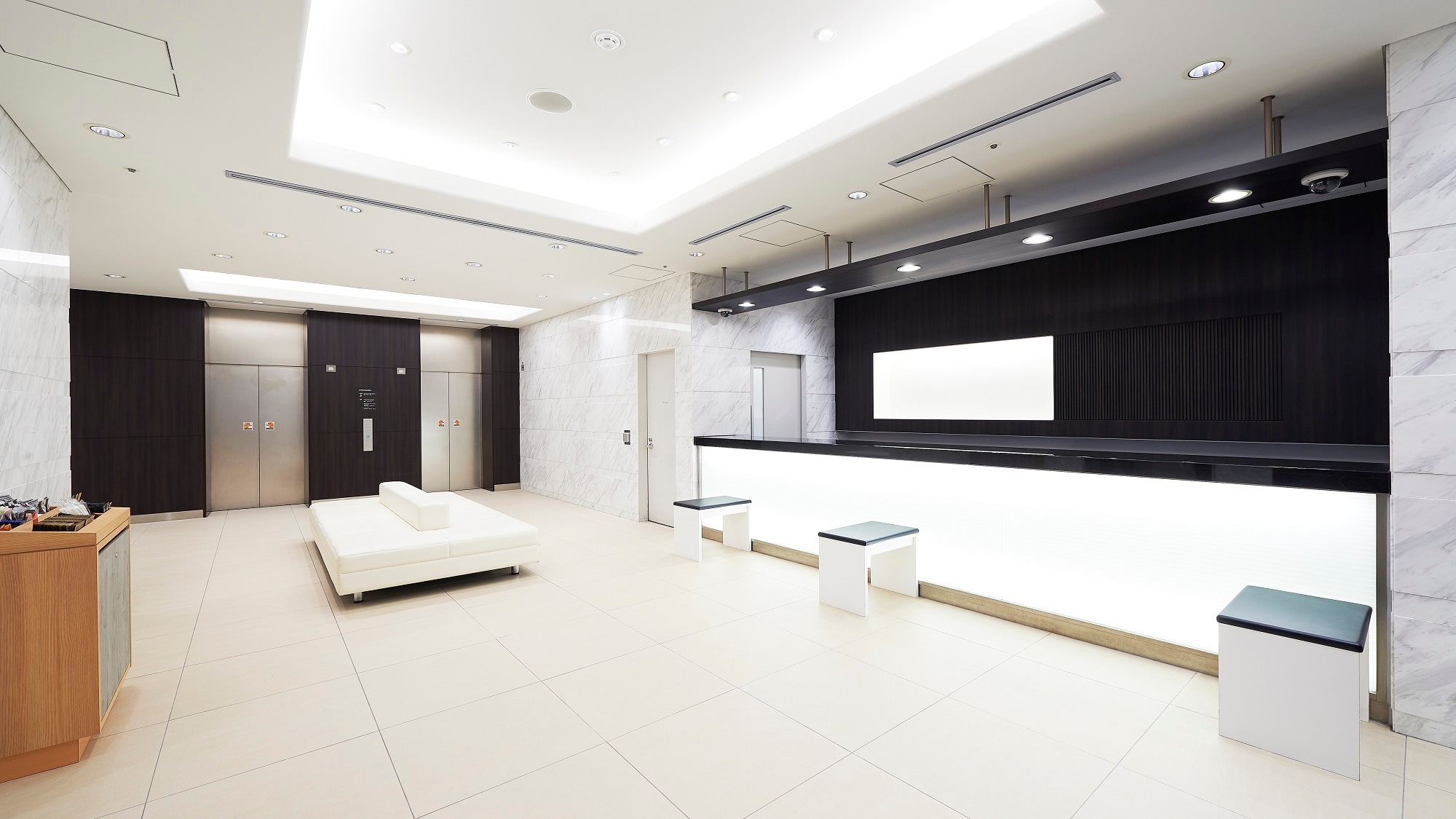 Lobby (from the entrance side)