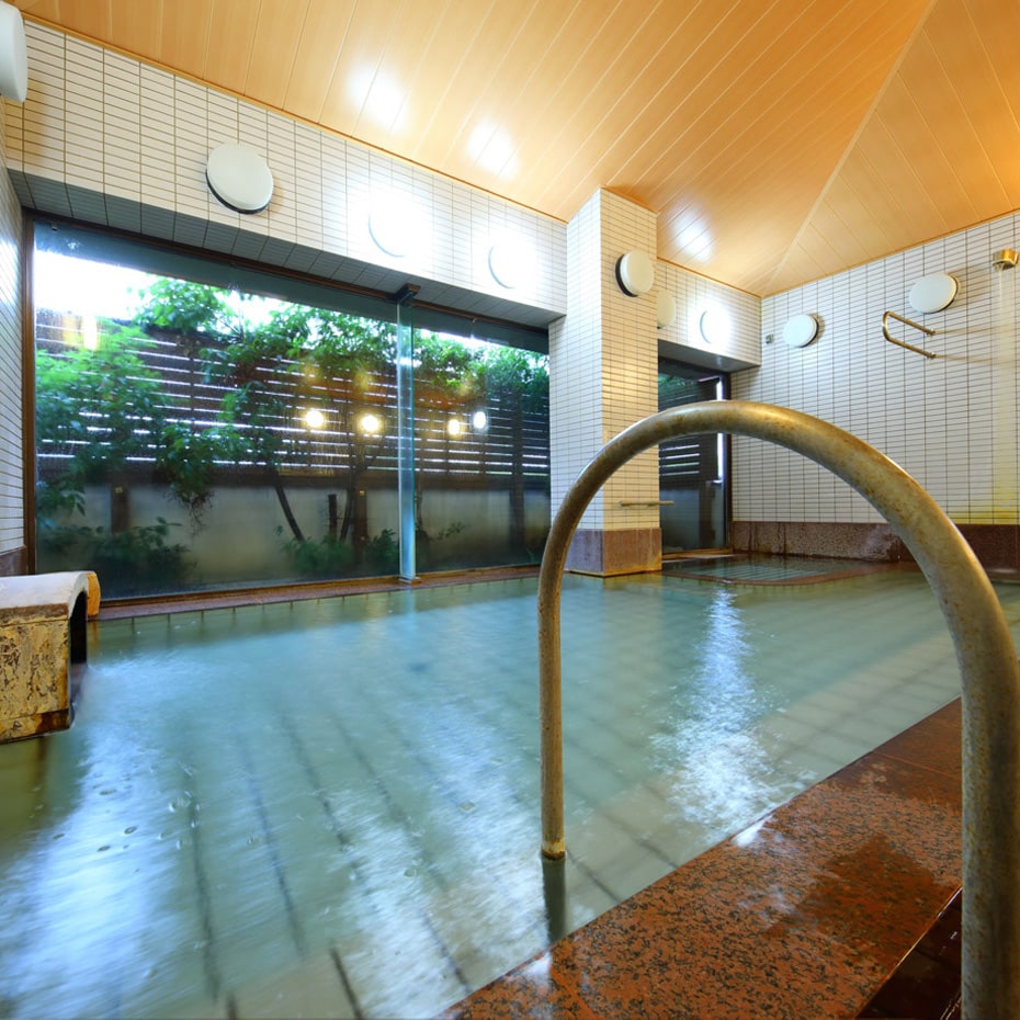 Large public bath for women