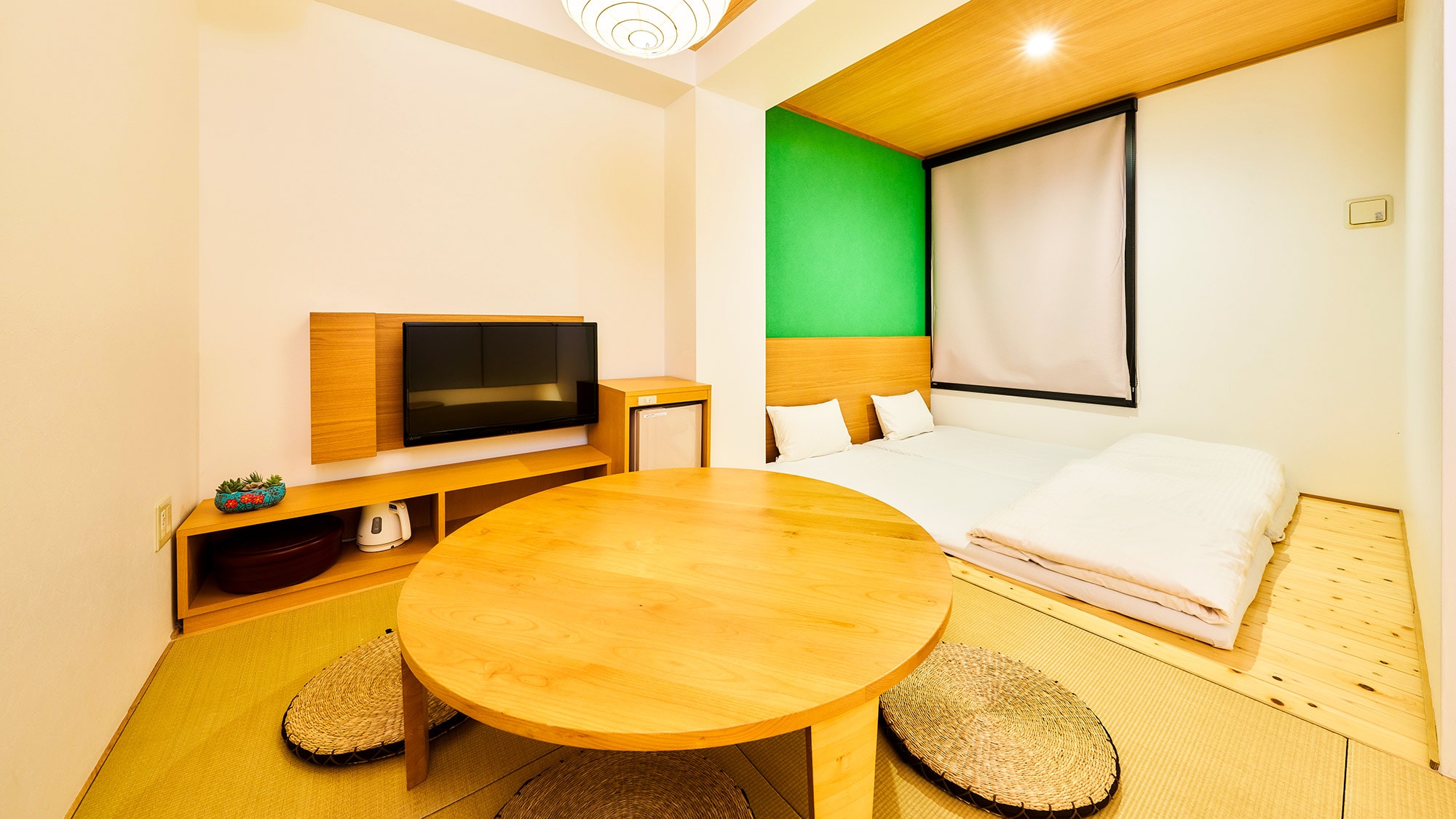 ・[Special Japanese-style Room] Enjoy a relaxing time in a Japanese-style room with tatami mats.