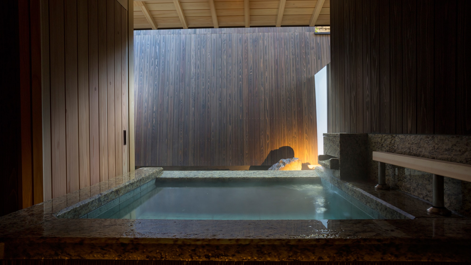 Japanese-style twin A with open-air bath terrace and inner garden