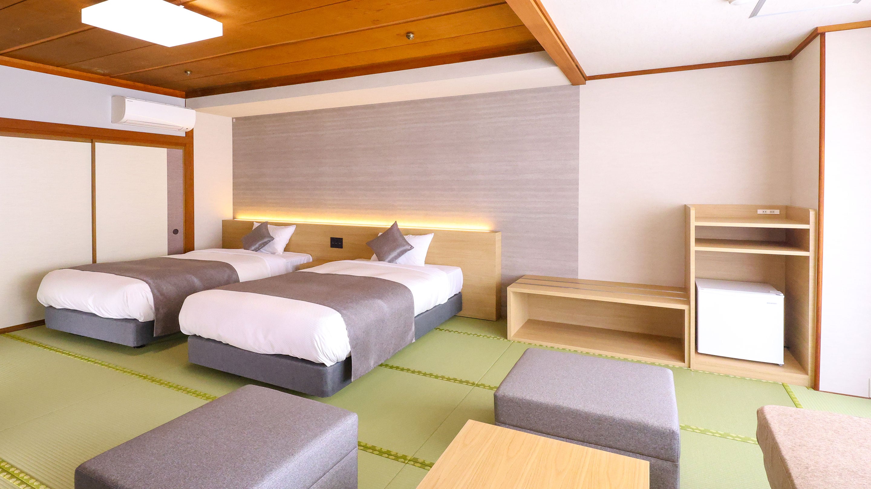 [Non-smoking] Superior Japanese-style bed, 4-person capacity, shower only *Image