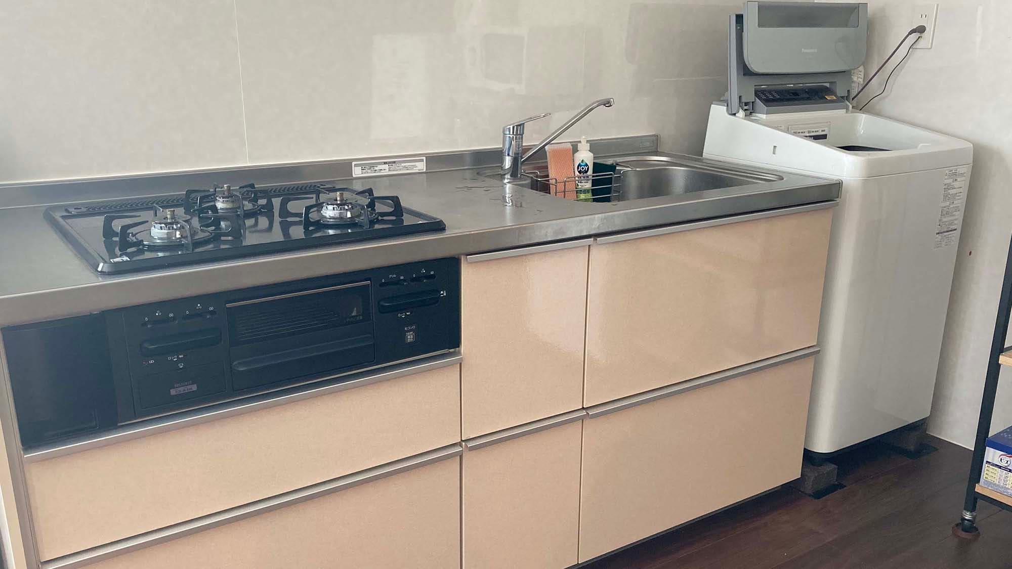 ・ A kitchen is also available! You can easily prepare your own meals.