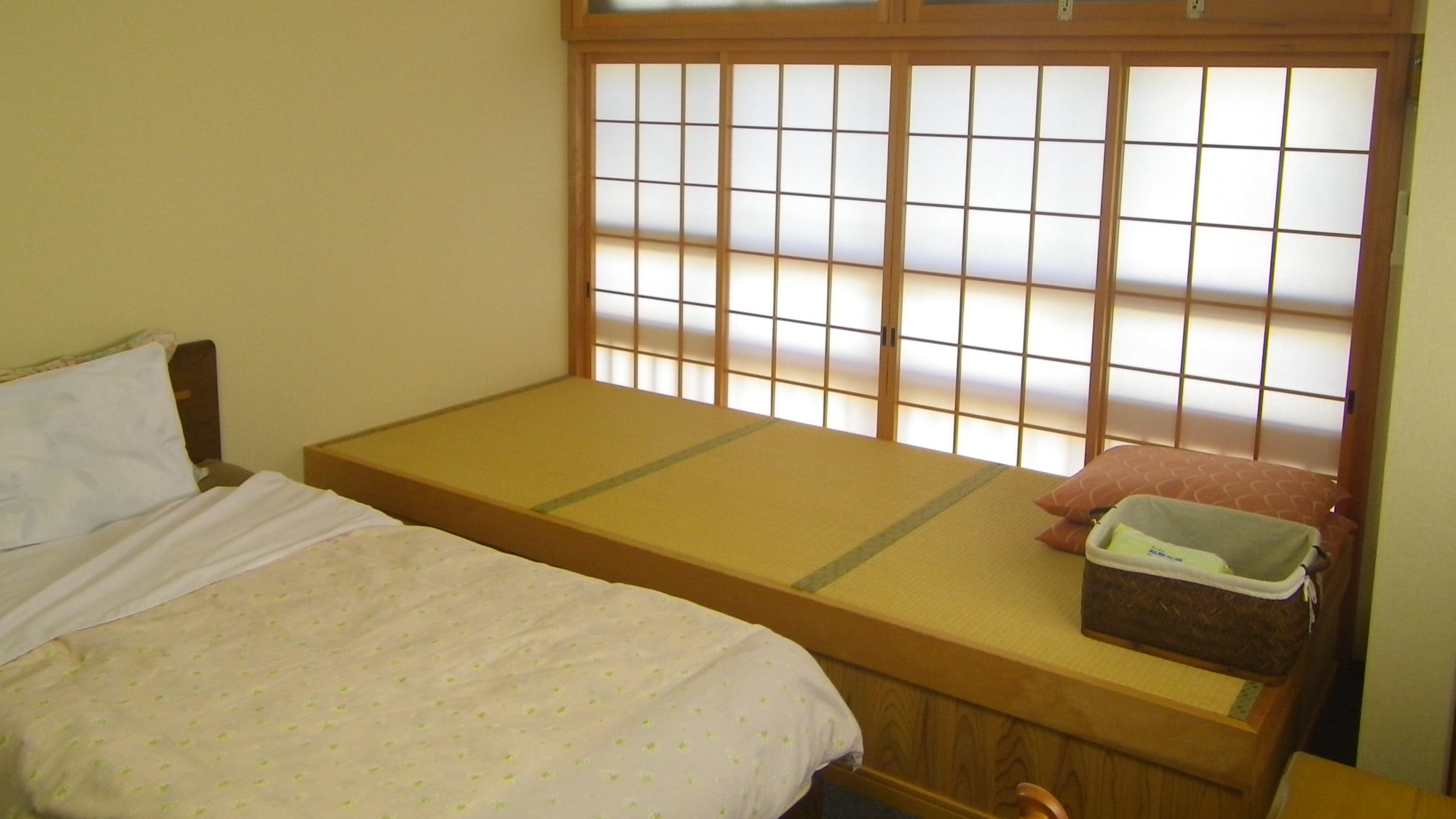*◆Japanese-Western style room◆Easy-to-use bed type for those with disabilities ※Please note that you cannot choose between a Japanese-style room or a Western-style room.
