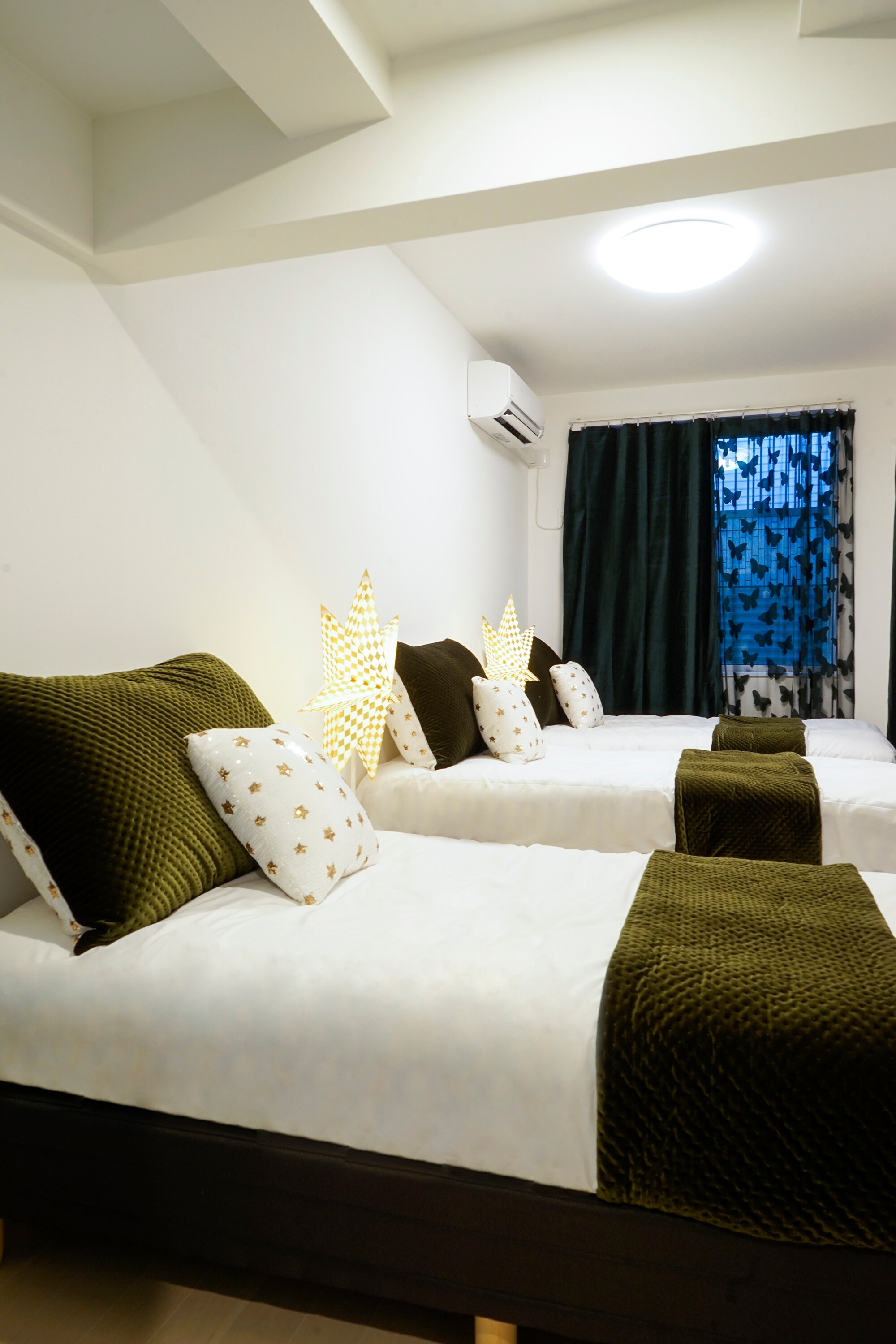 TRIPLE ROOM