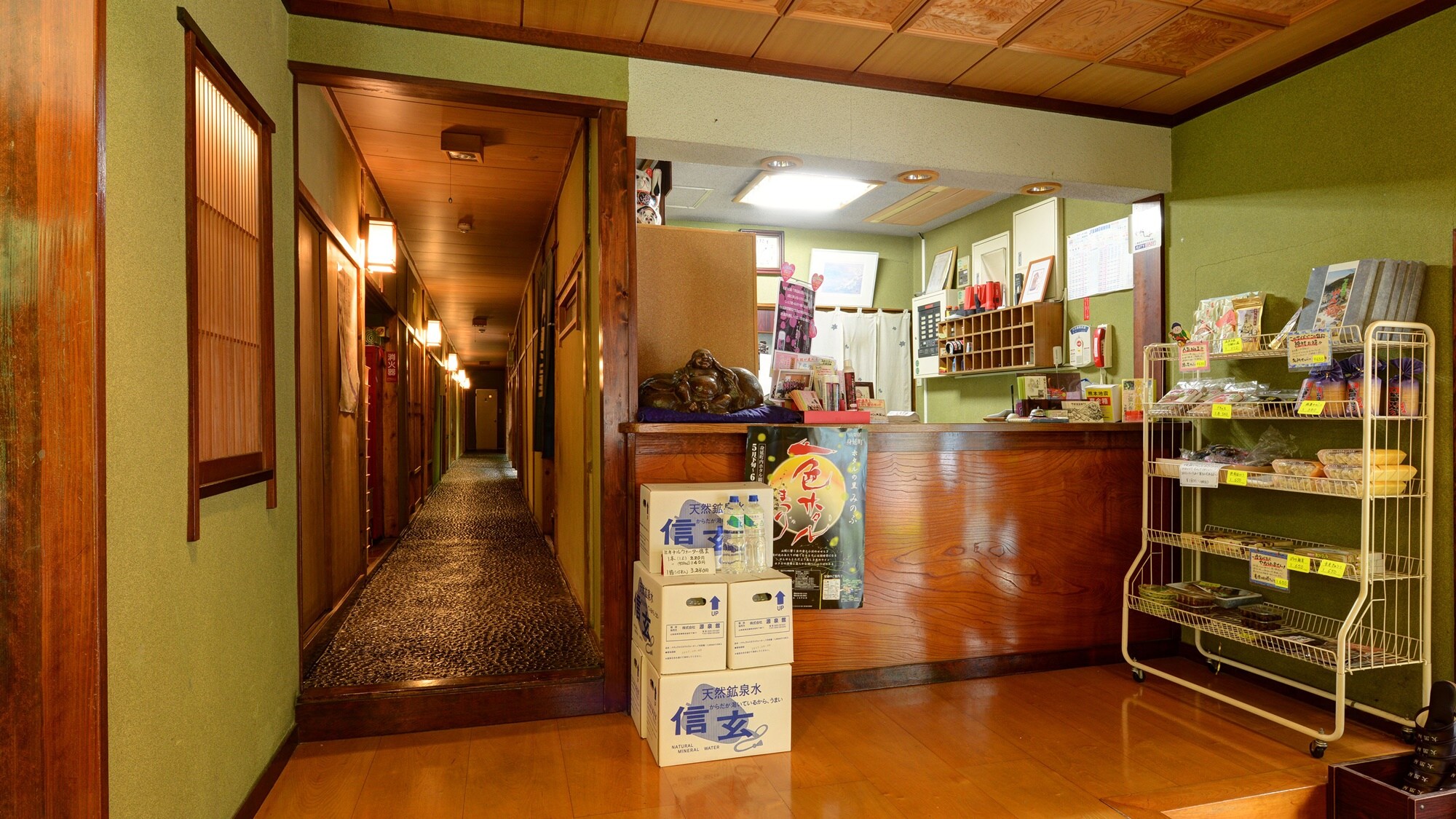 *In the hotel (front desk and lobby), we also have souvenirs such as local specialties available♪