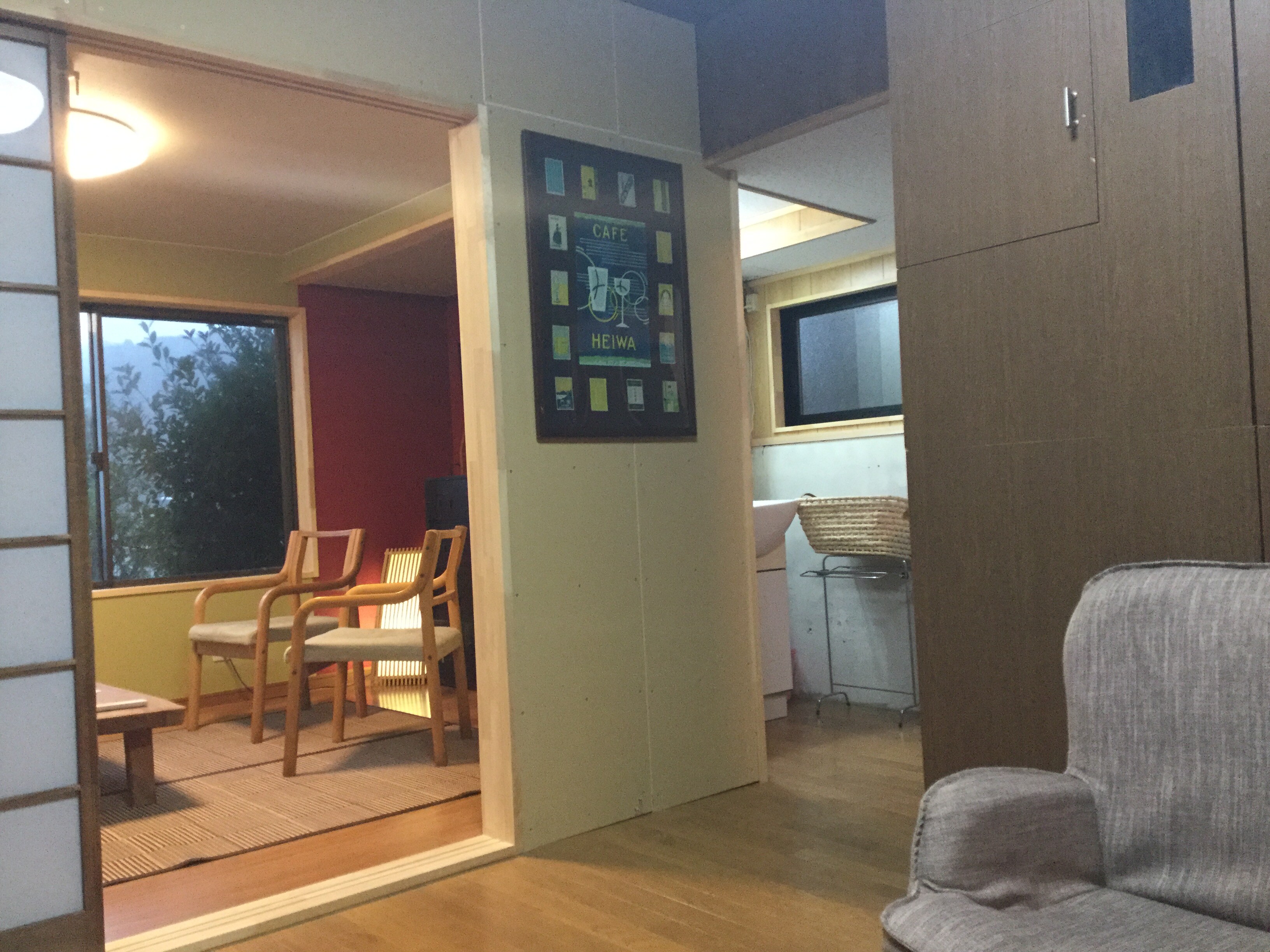Pet-friendly detached guest room