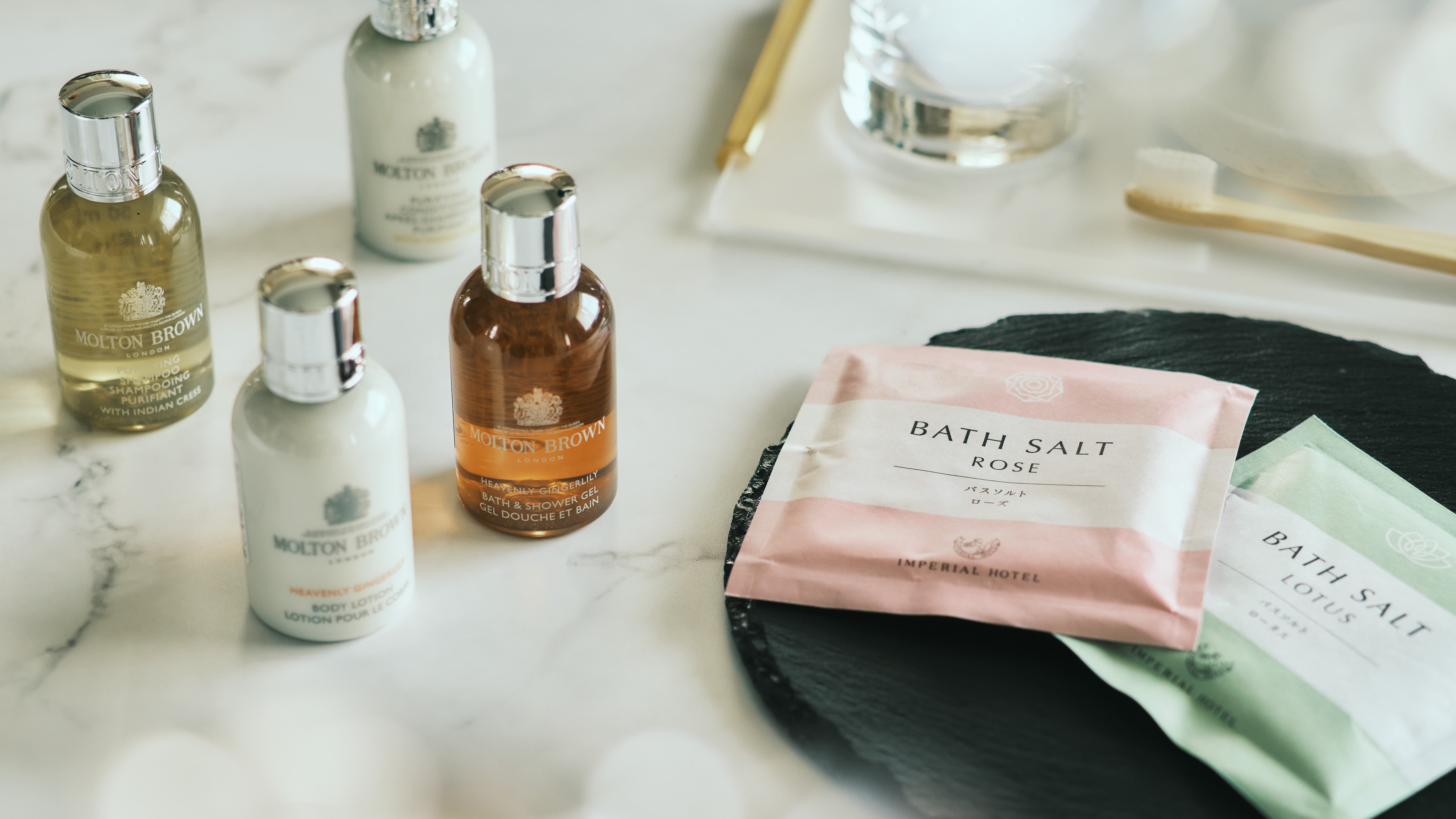 Perlengkapan mandi MOLTON BROWN