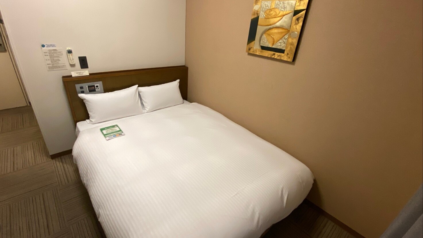 Standard semi-double room