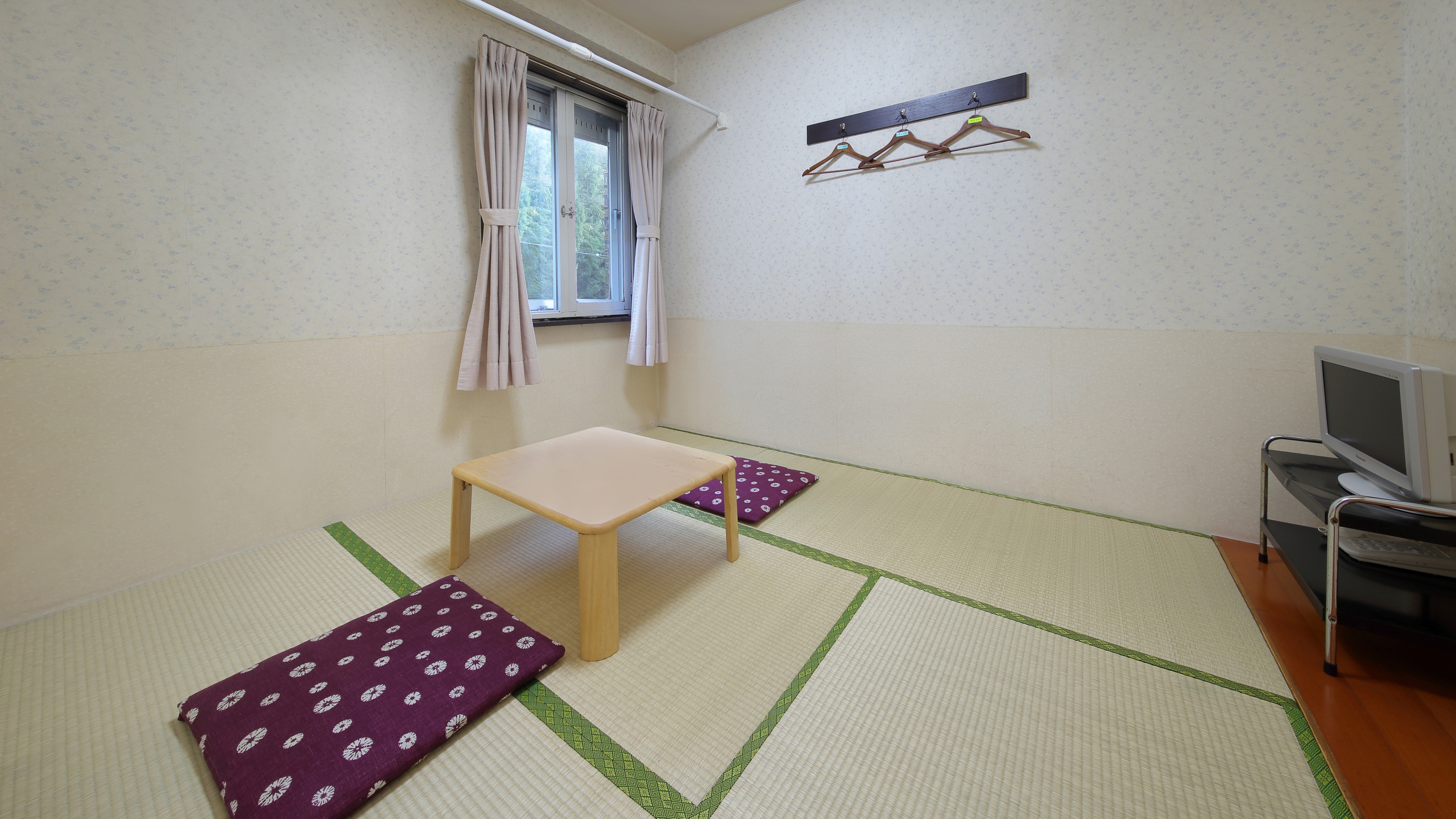 Japanese-style room