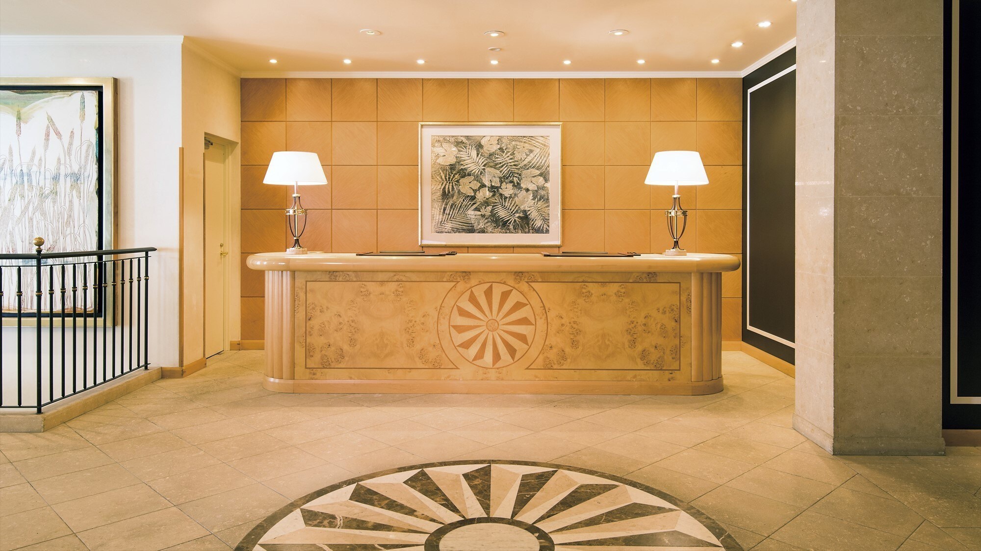◆Lobby | We look forward to welcoming you and providing you with hospitality that reflects the seasons.