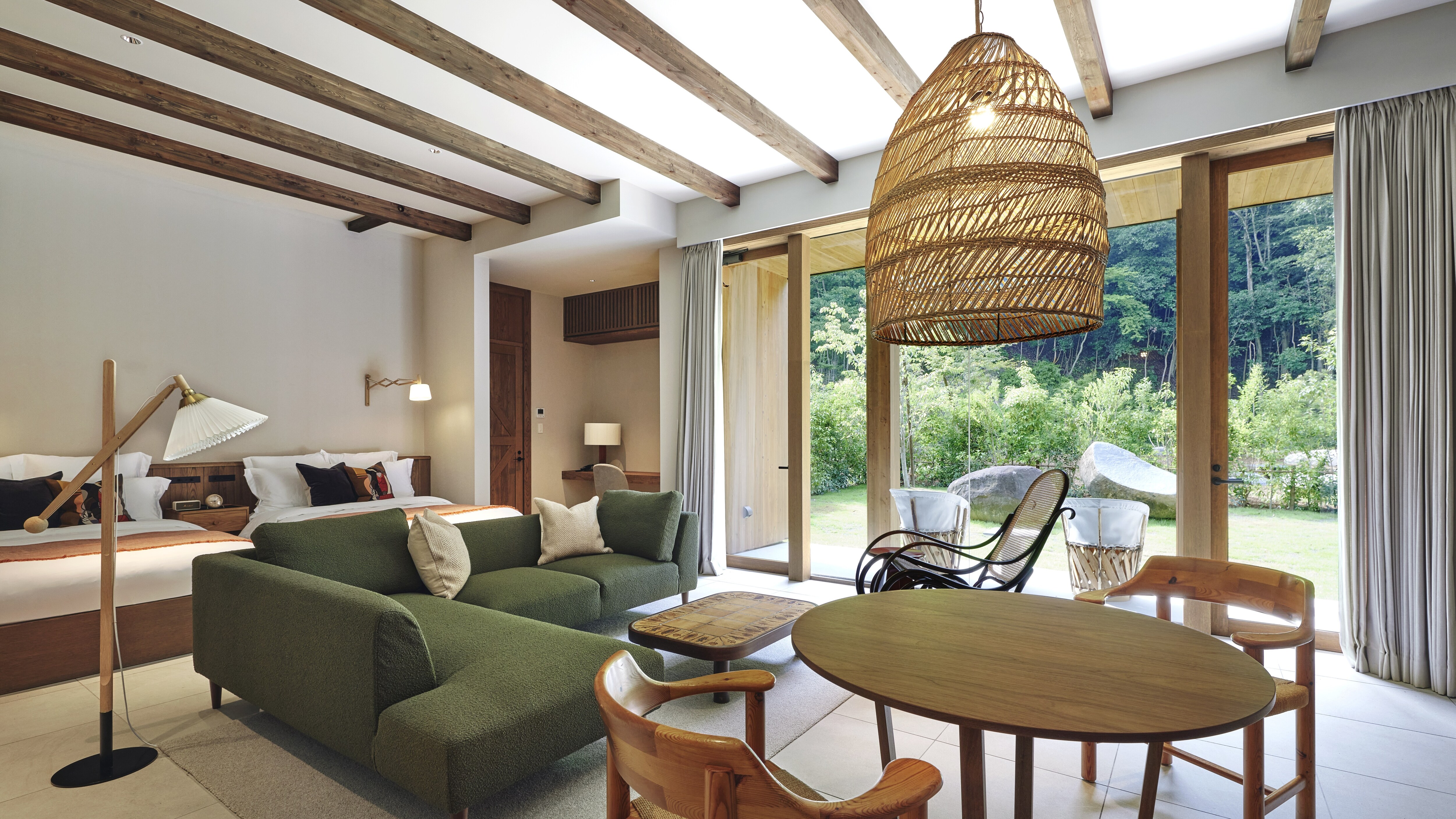 [102] Dog Room: A room with an open atmosphere and modern design