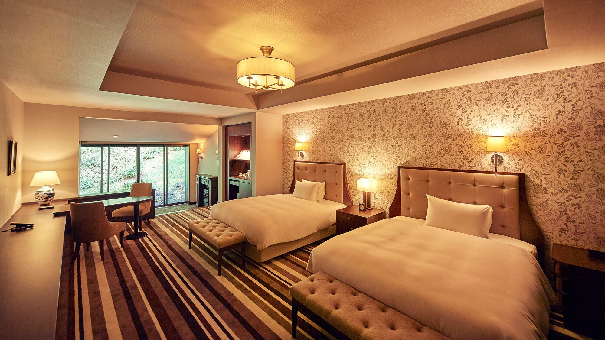 Junior Suite / 68.8 to 70.1 m² / A spacious and relaxing suite room