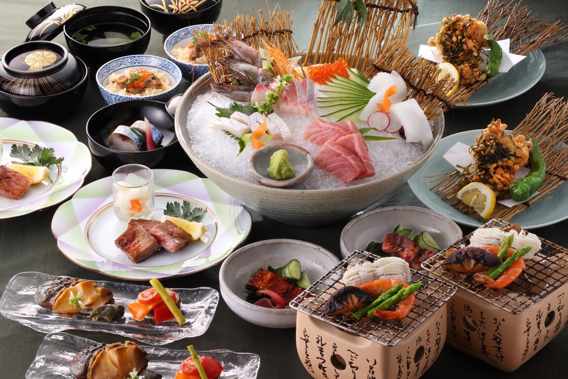 Premium Kaiseki image: Enjoy the freshness and seasonal flavors of our ingredients, which can only be found at our hotel, located close to the sea.