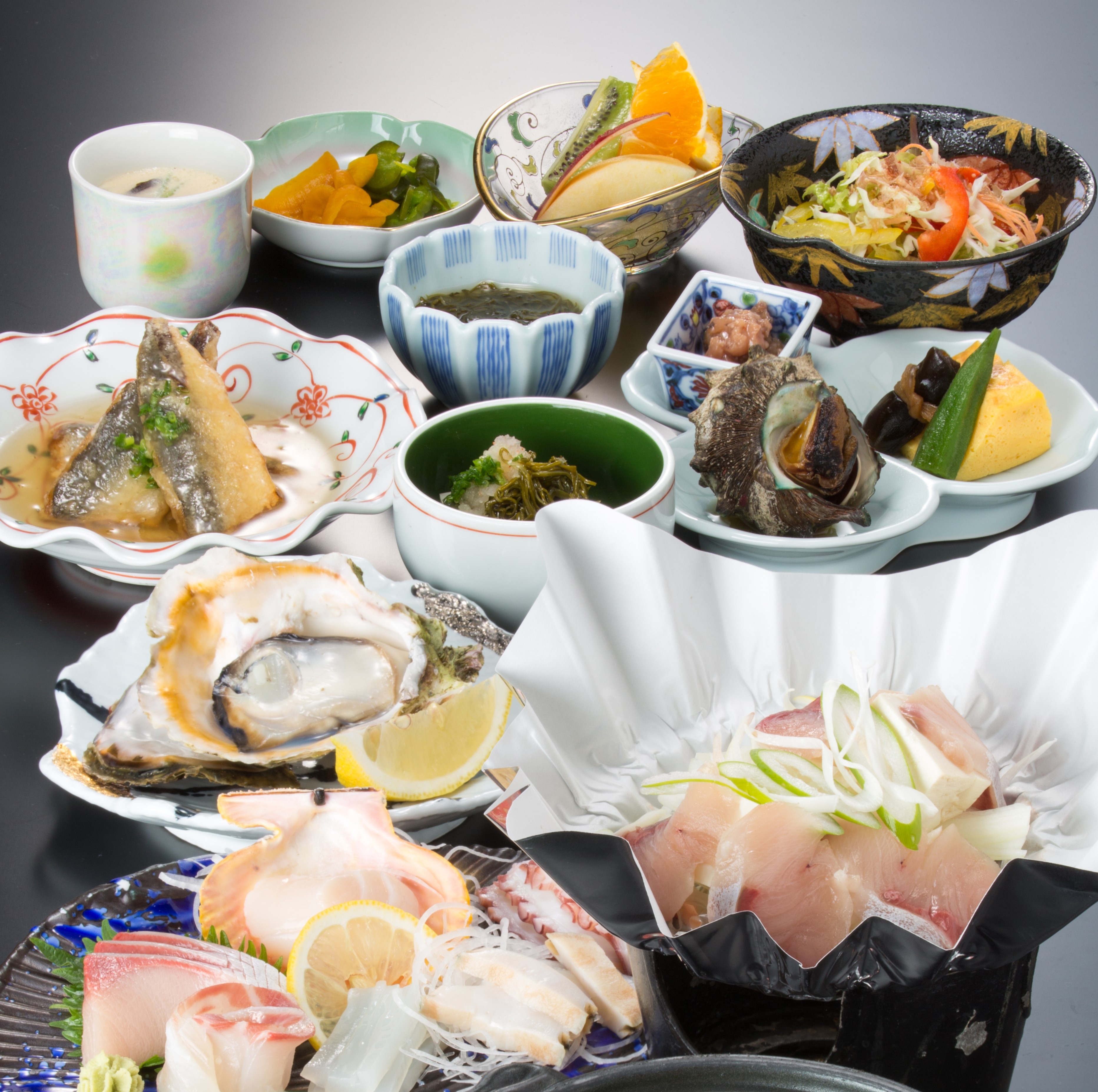 We have prepared rock oysters, a specialty of Oki Island.