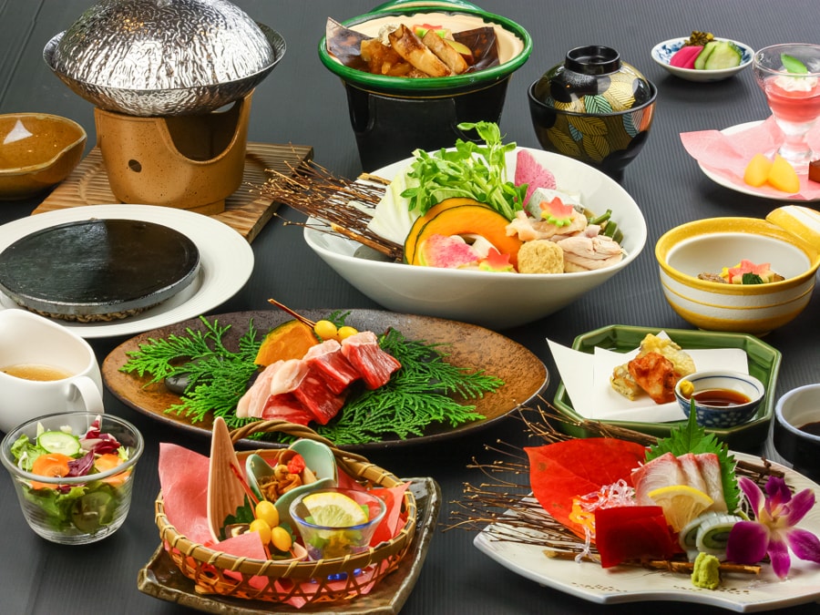 This is an example of a menu for September / October B in 2021 ♪ We have prepared a Japanese-Western eclectic kaiseki meal that makes use of seasonal ingredients!