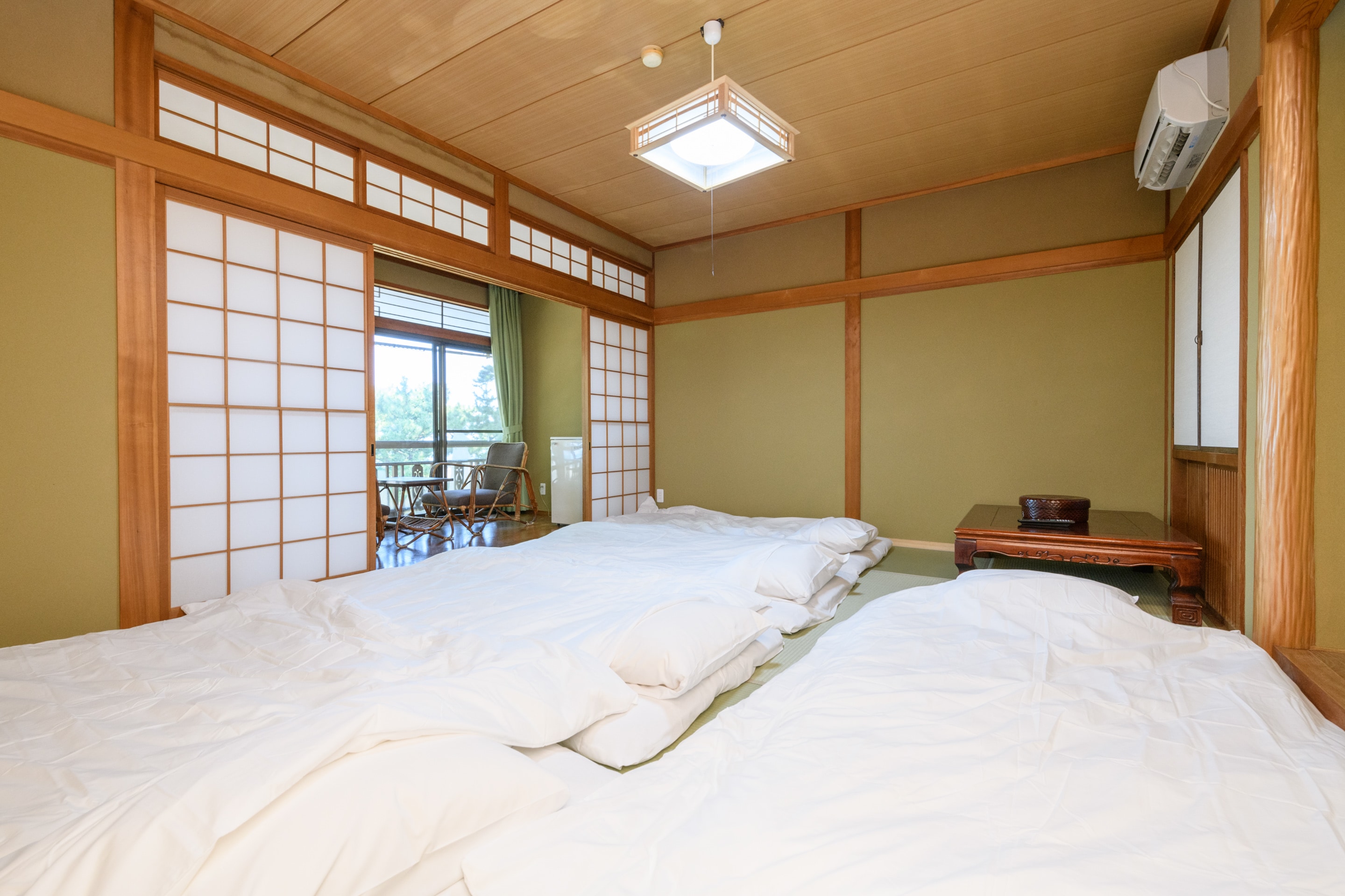 Japanese-style non-smoking room for 5 people (example of a room)