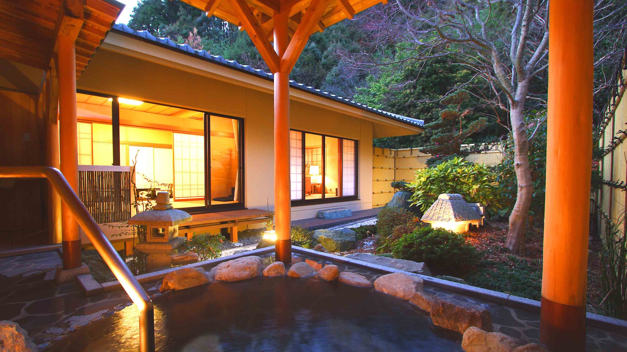 “單獨的 Saikyotei / VIP 房間” 帶露天浴池的日式房間 12.5 榻榻米 + 4.5 榻榻米
