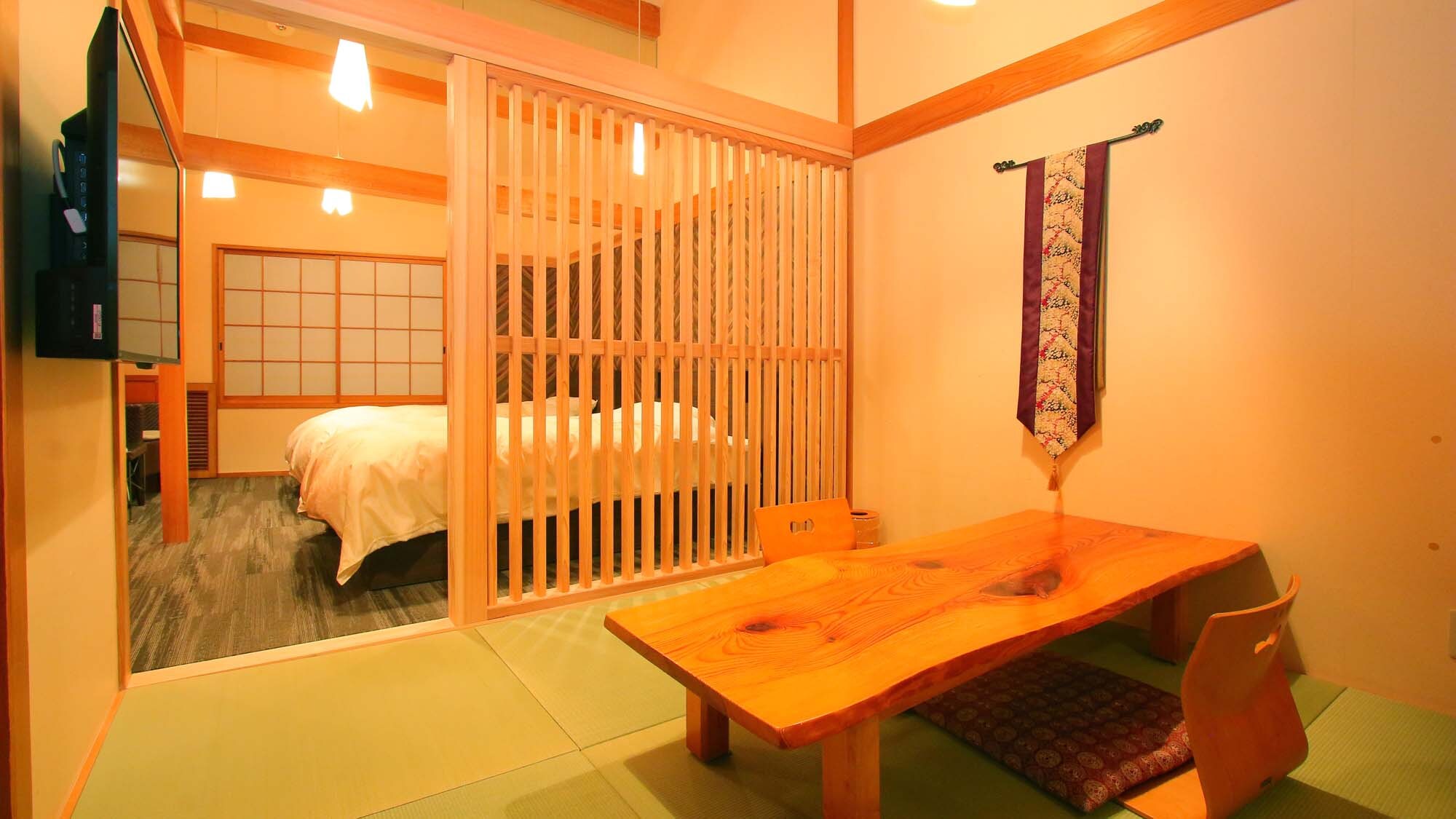 [Example of a guest room on the second floor] For 1-2 people only. Warm lighting from the high ceiling creates a relaxing space.