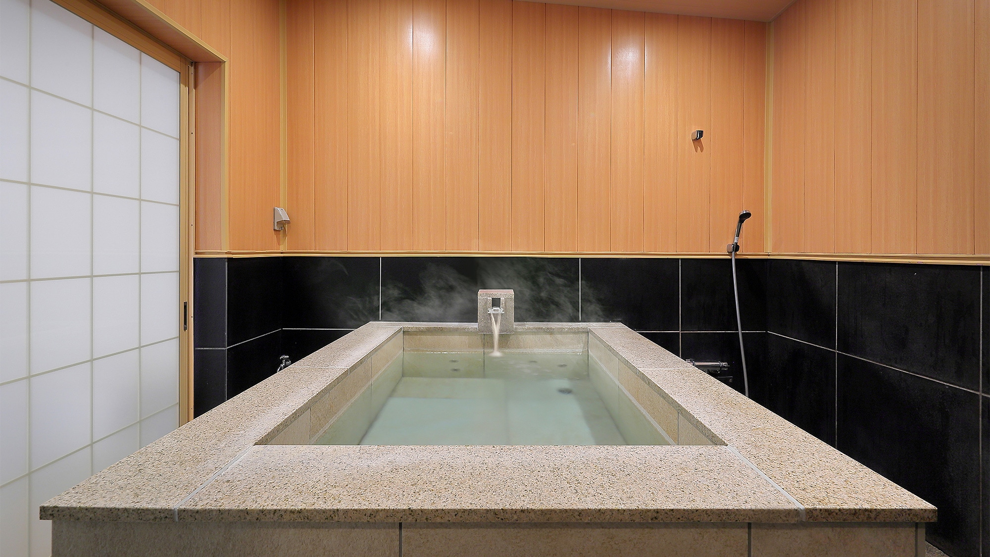 [Japanese-style room] Top floor, family room with bath