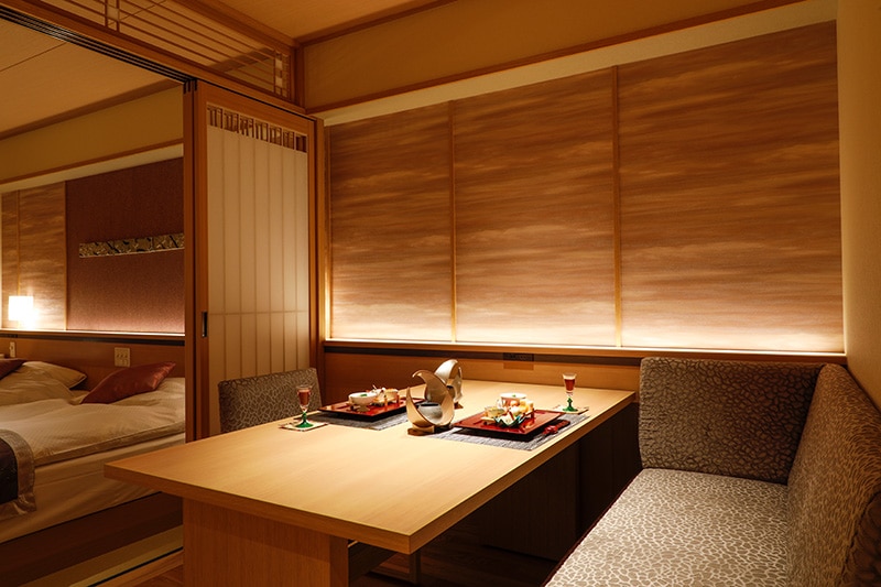 Kamar bergaya Jepang (kamar makan)