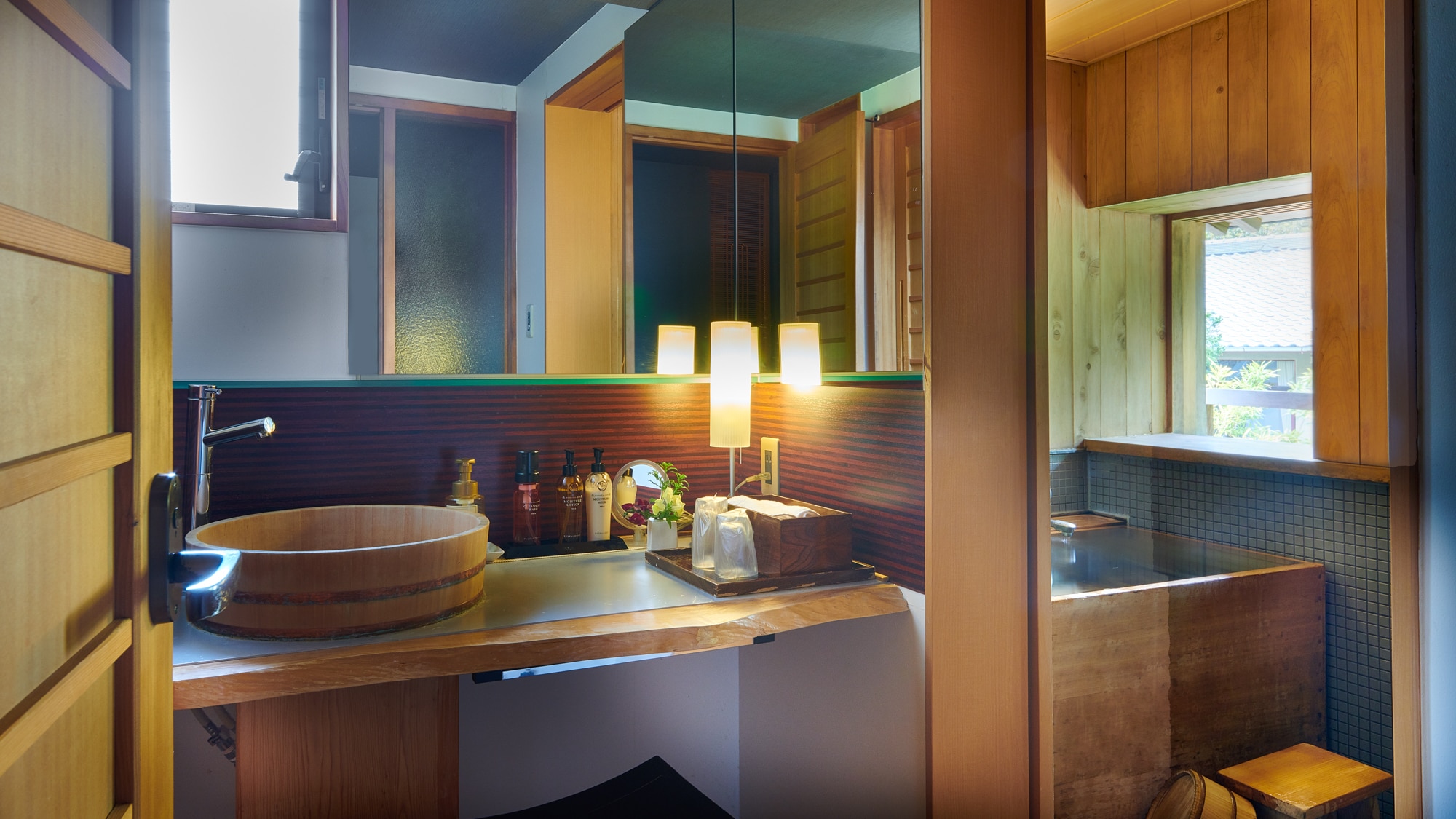 Japanese modern & times; maisonette [with natural hot spring + bed]