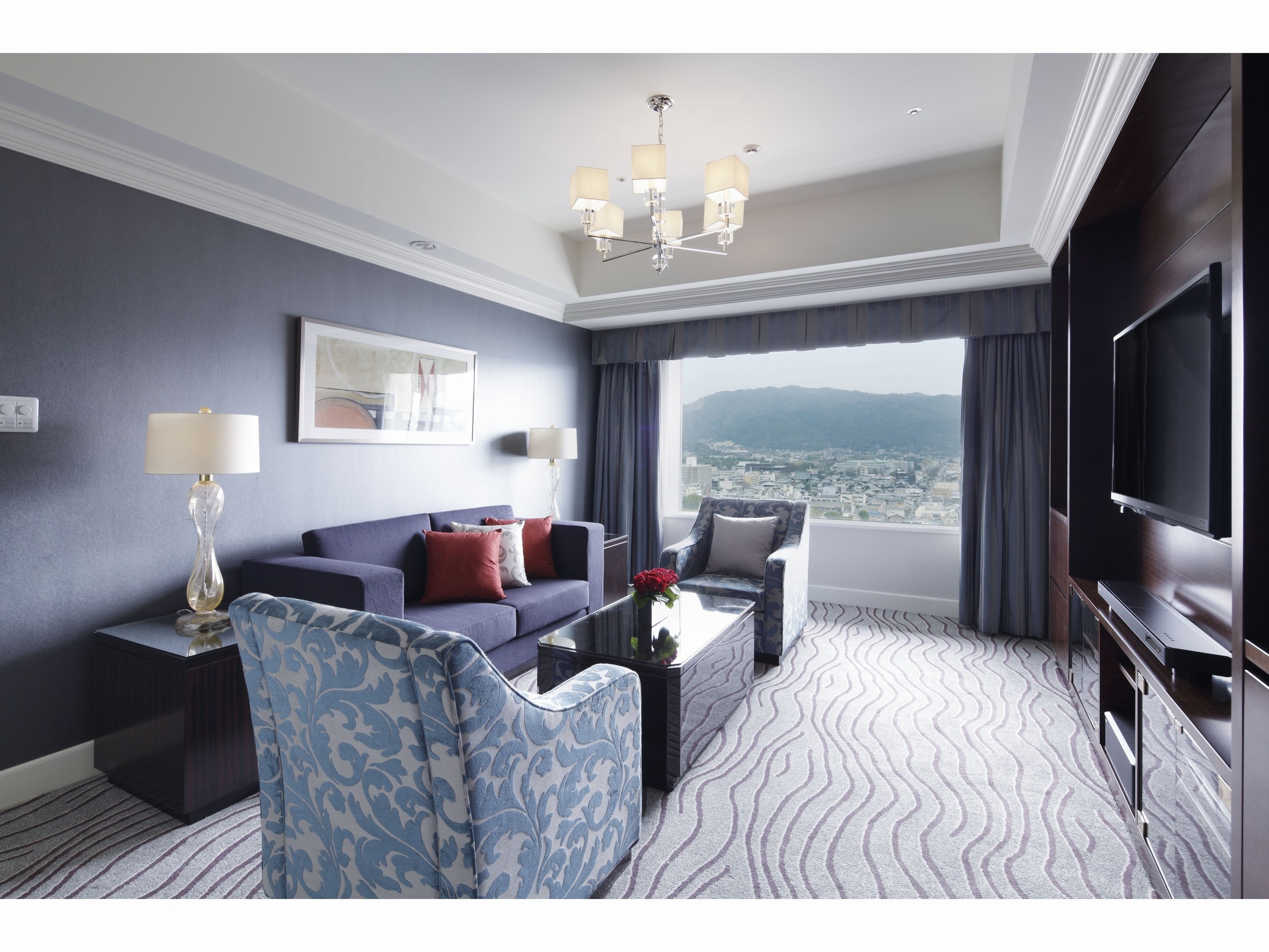 Suite room C living room