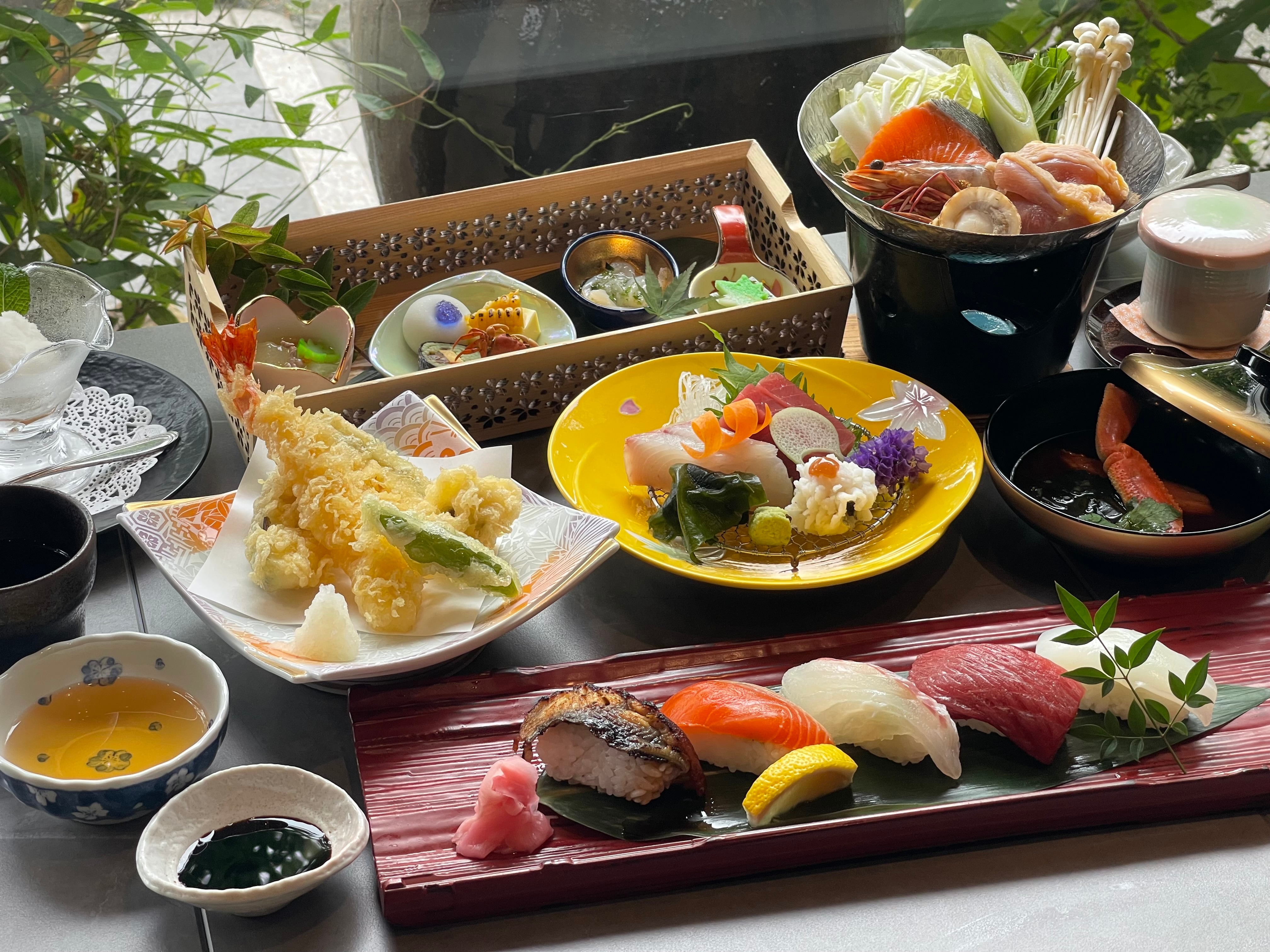 Kishu Ume Chicken & Seafood Yosenabe với Sushi Kaiseki