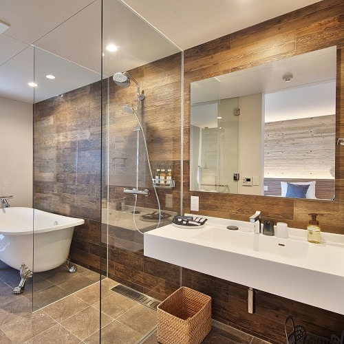 Bathroom_Two Rooms