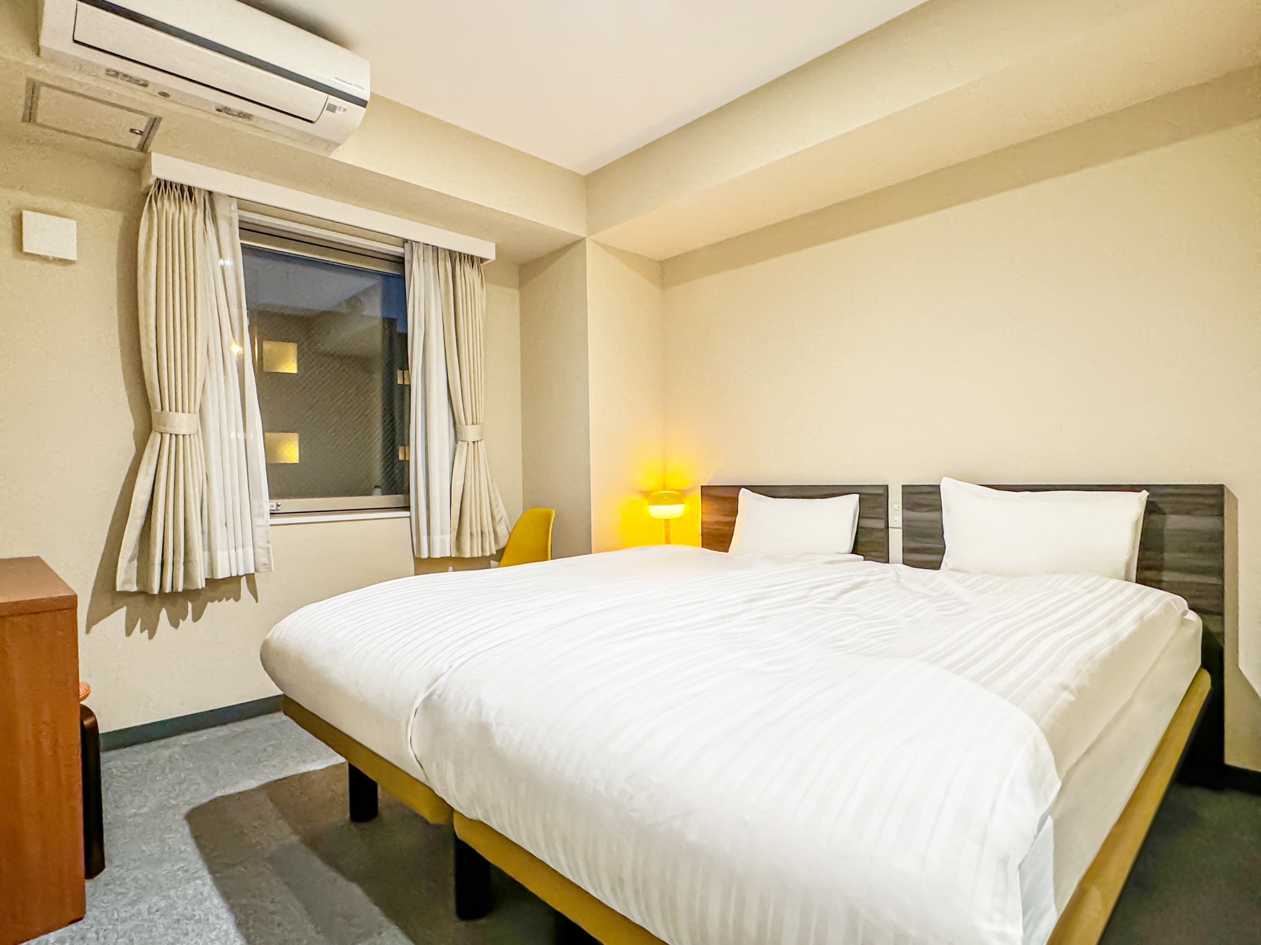 High floor double bedroom at night