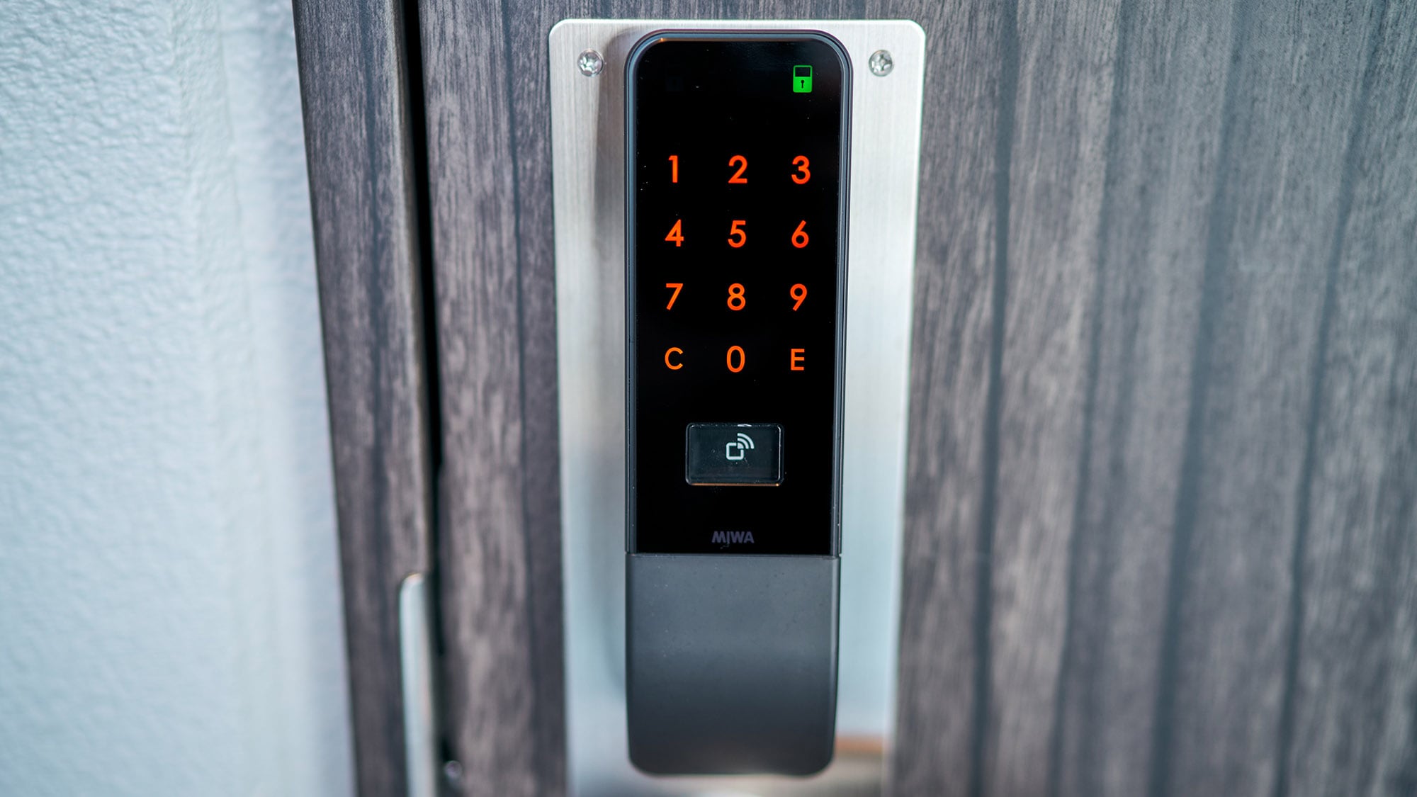 Smart lock / entry is smooth with the key number!