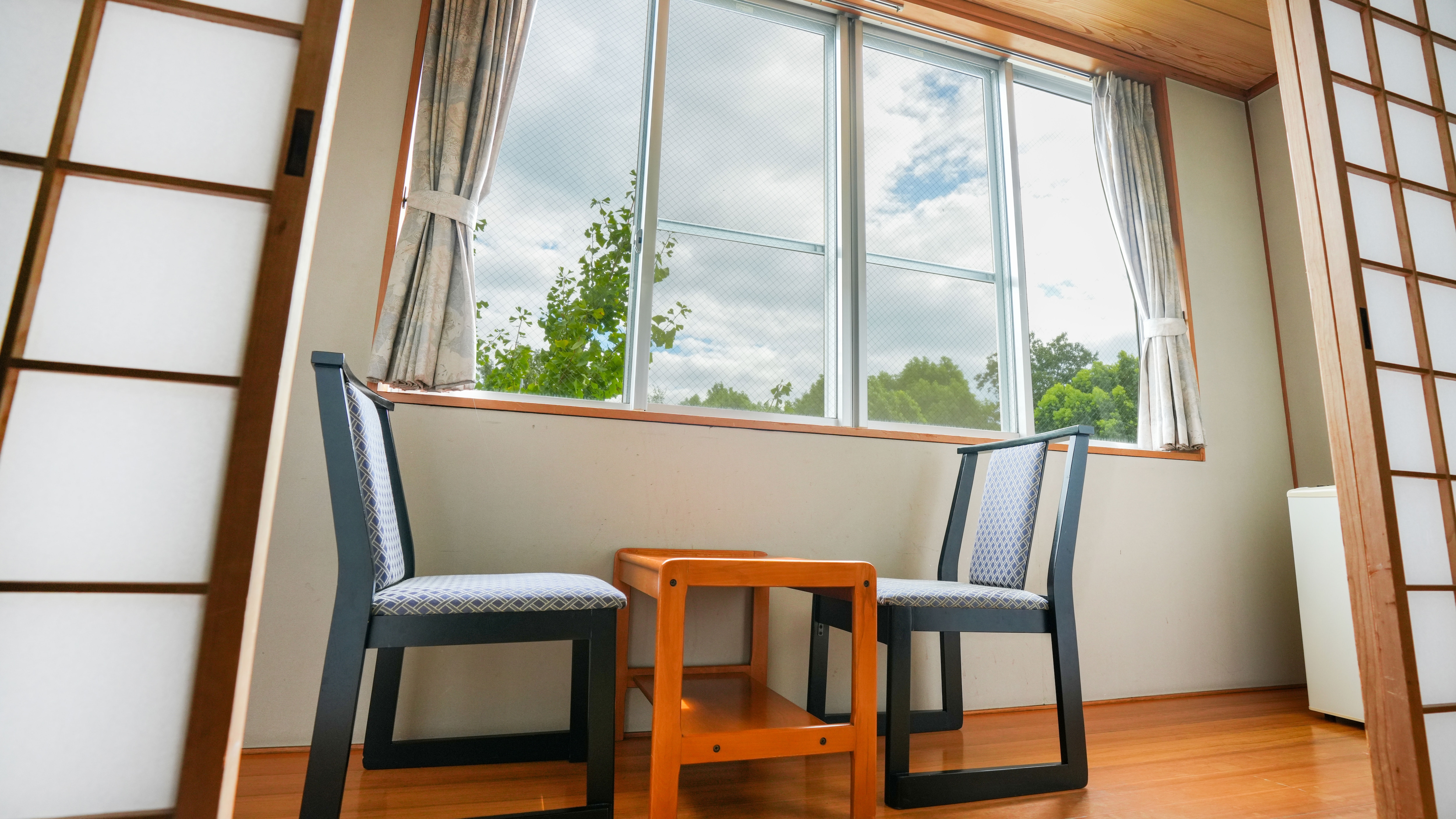 [Room] 6 tatami Japanese-style room You can see the peaceful scenery from the window