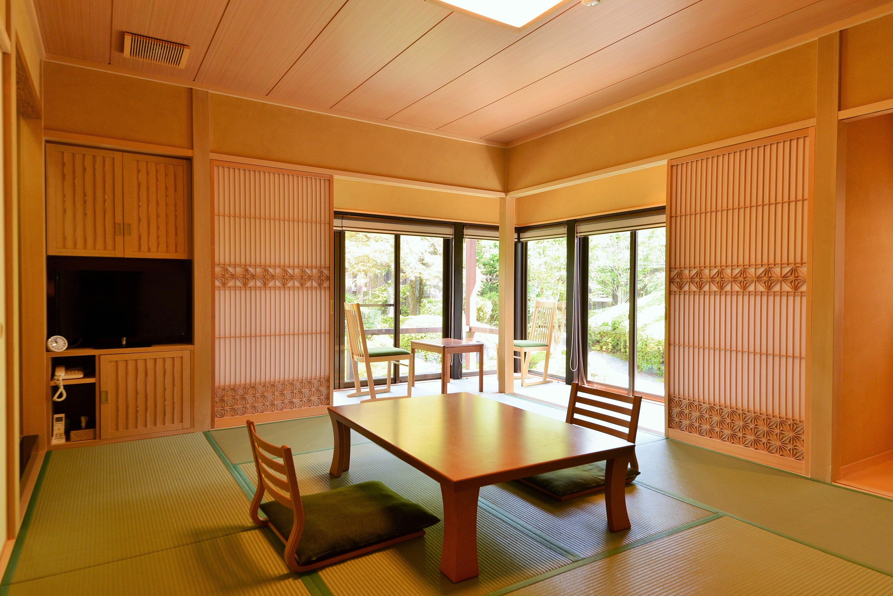 Japanese-style room with open-air bath "Kaede no Ma"