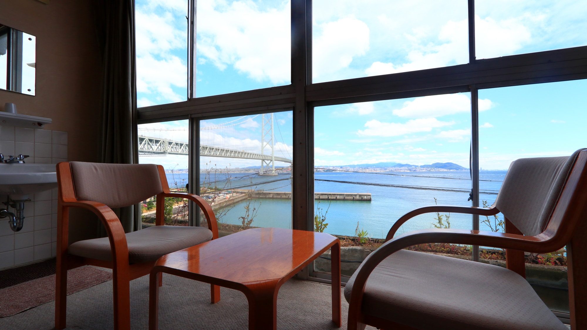 [Annex/Room] Relax while looking out at the Akashi Strait