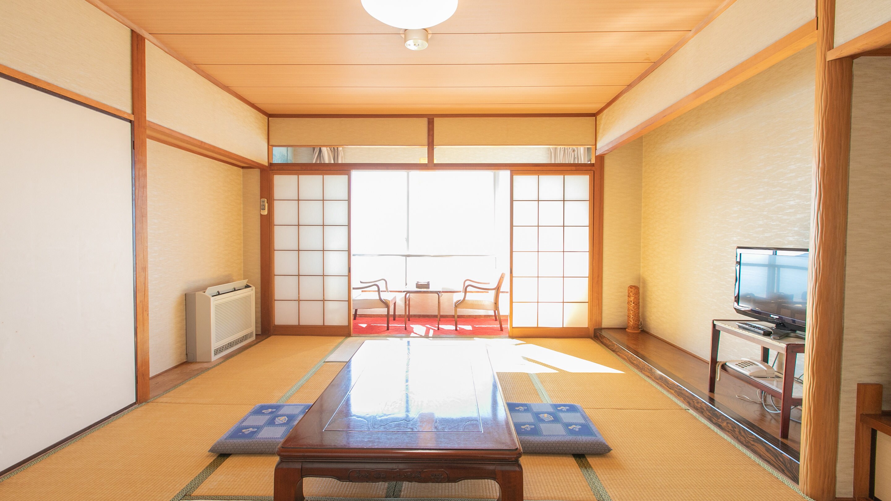 [Non-smoking] Japanese-style room for 1-3 people (shared bathroom and toilet)