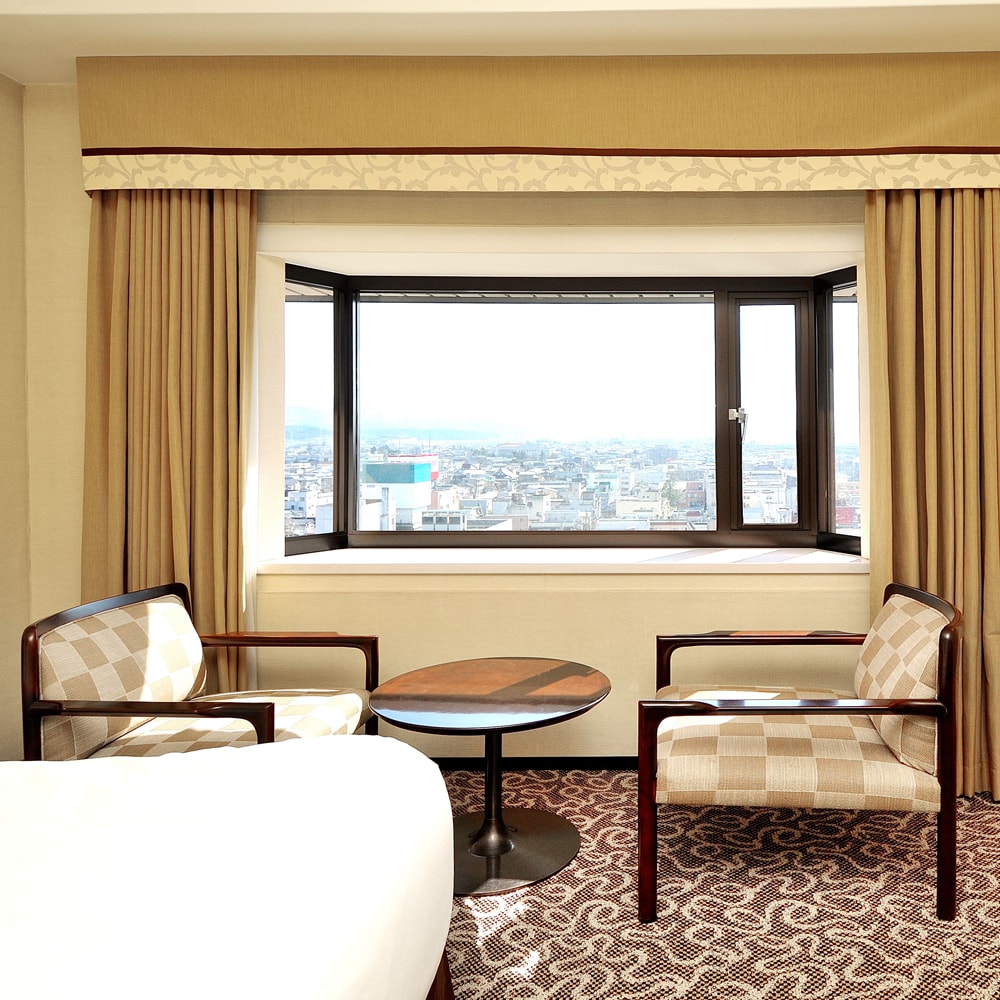 Superior Twin Room (9th to 12th floors) Size: 26 square meters Bed width: 200cm x 110cm