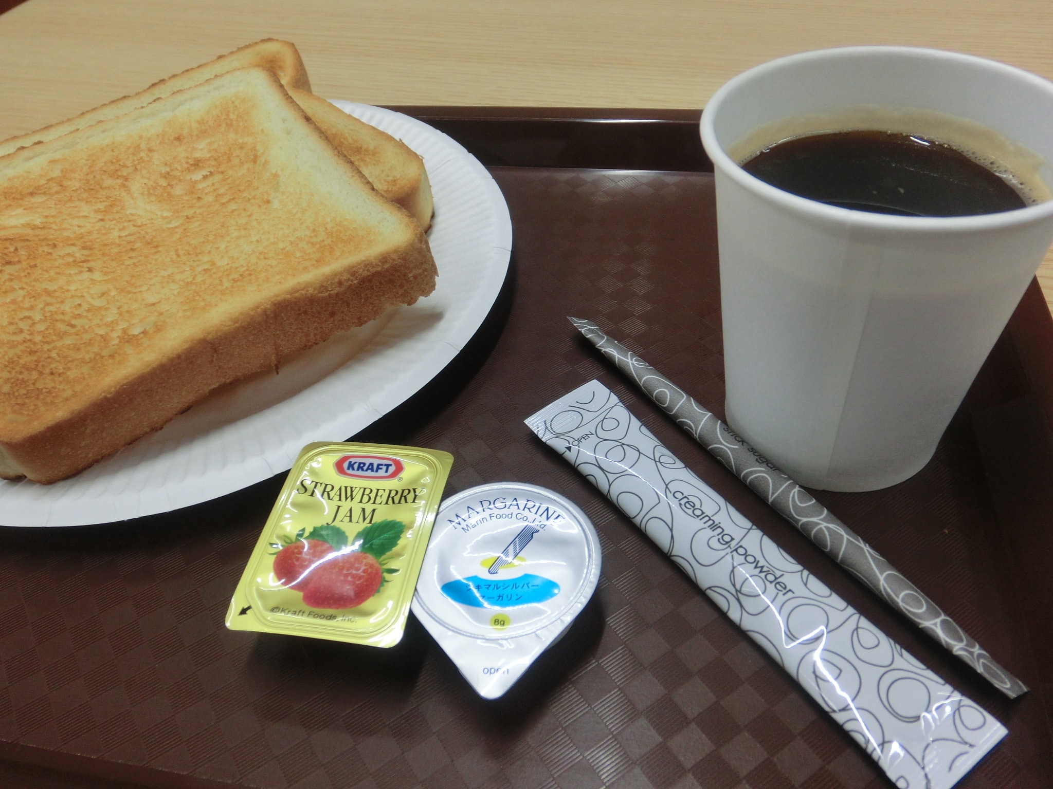 轻食早餐（自助面包、速溶咖啡、茶）