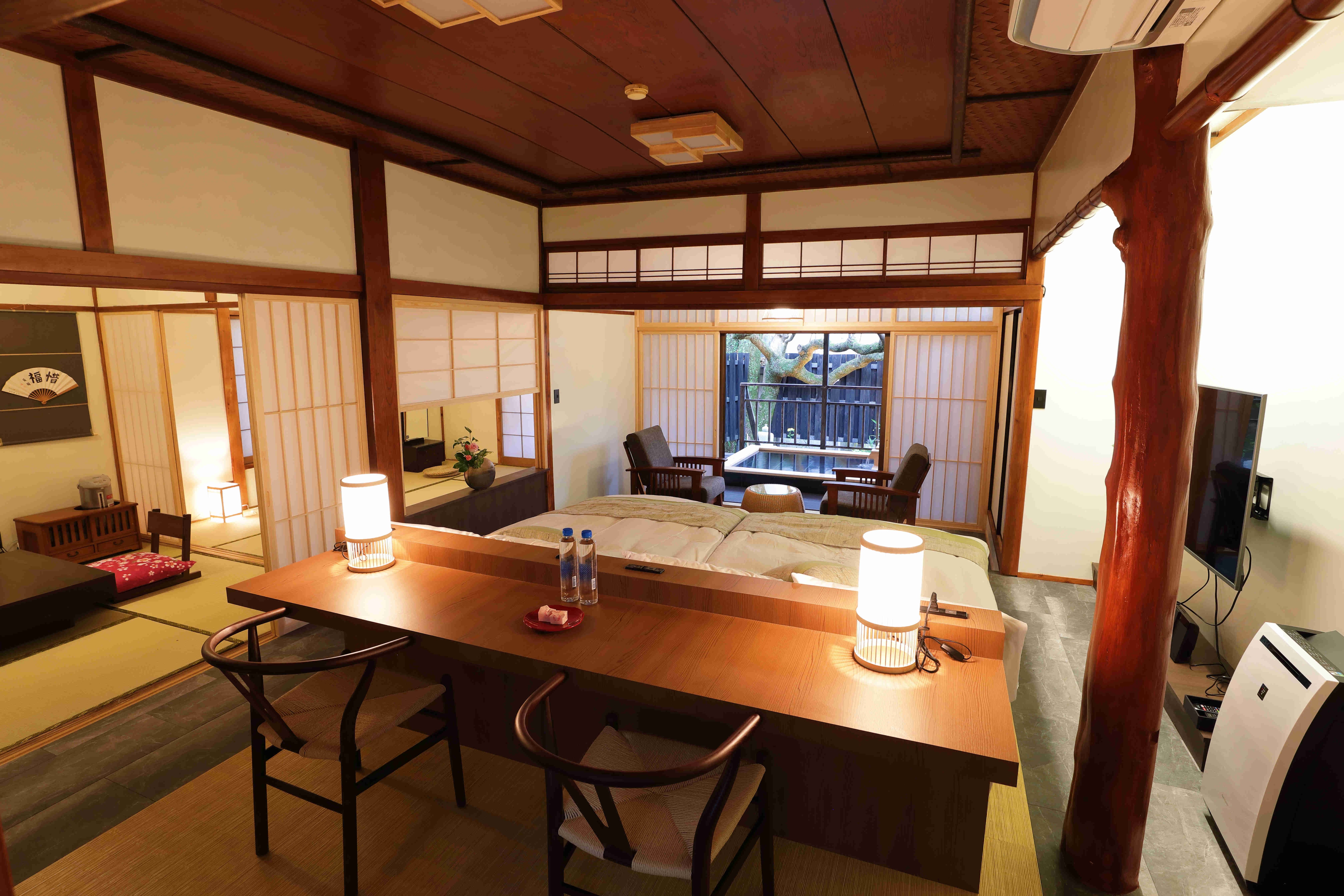 ห้องแบบญี่ปุ่นและแบบตะวันตกพร้อมห้องอาบน้ำแบบเปิดโล่ง [วันที่ 9)