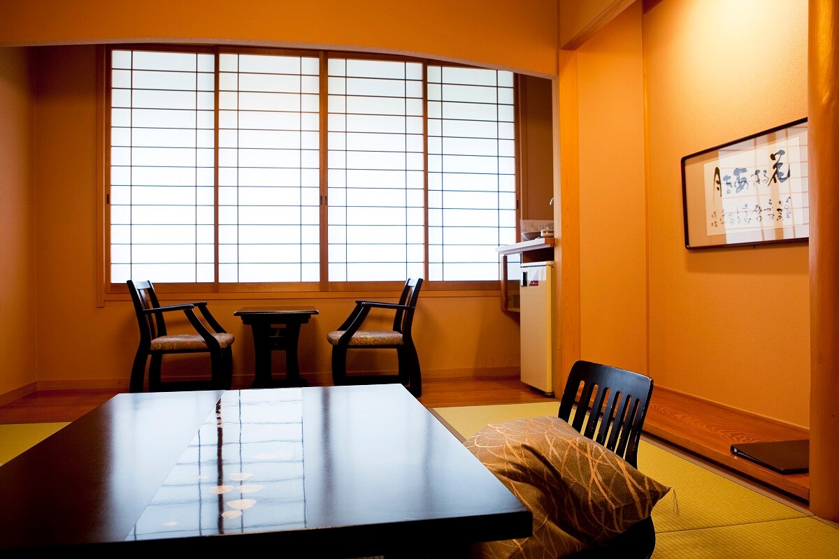 An example of a small Japanese-style room
