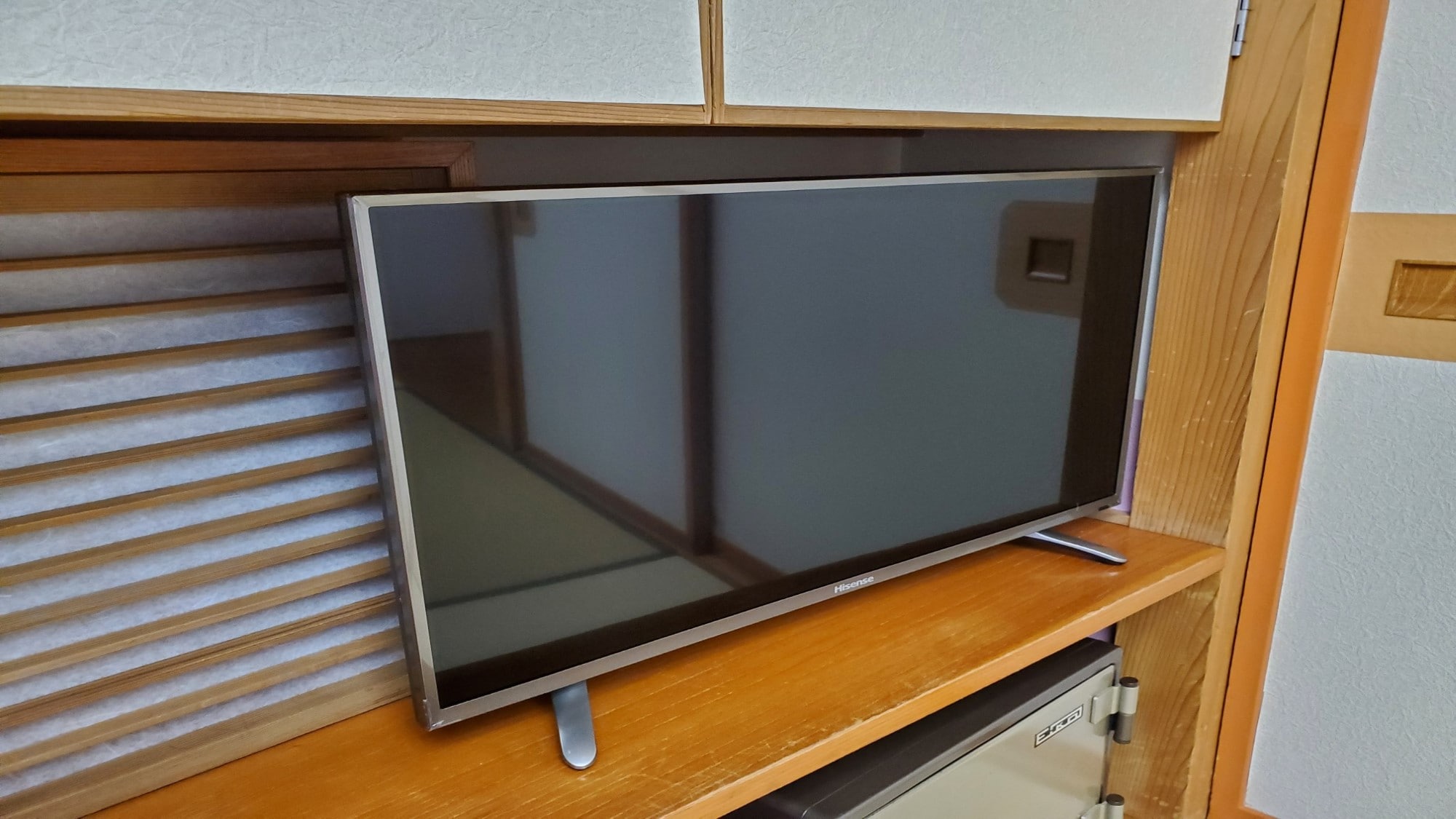 Sharp 32-inch LCD TV for large rooms