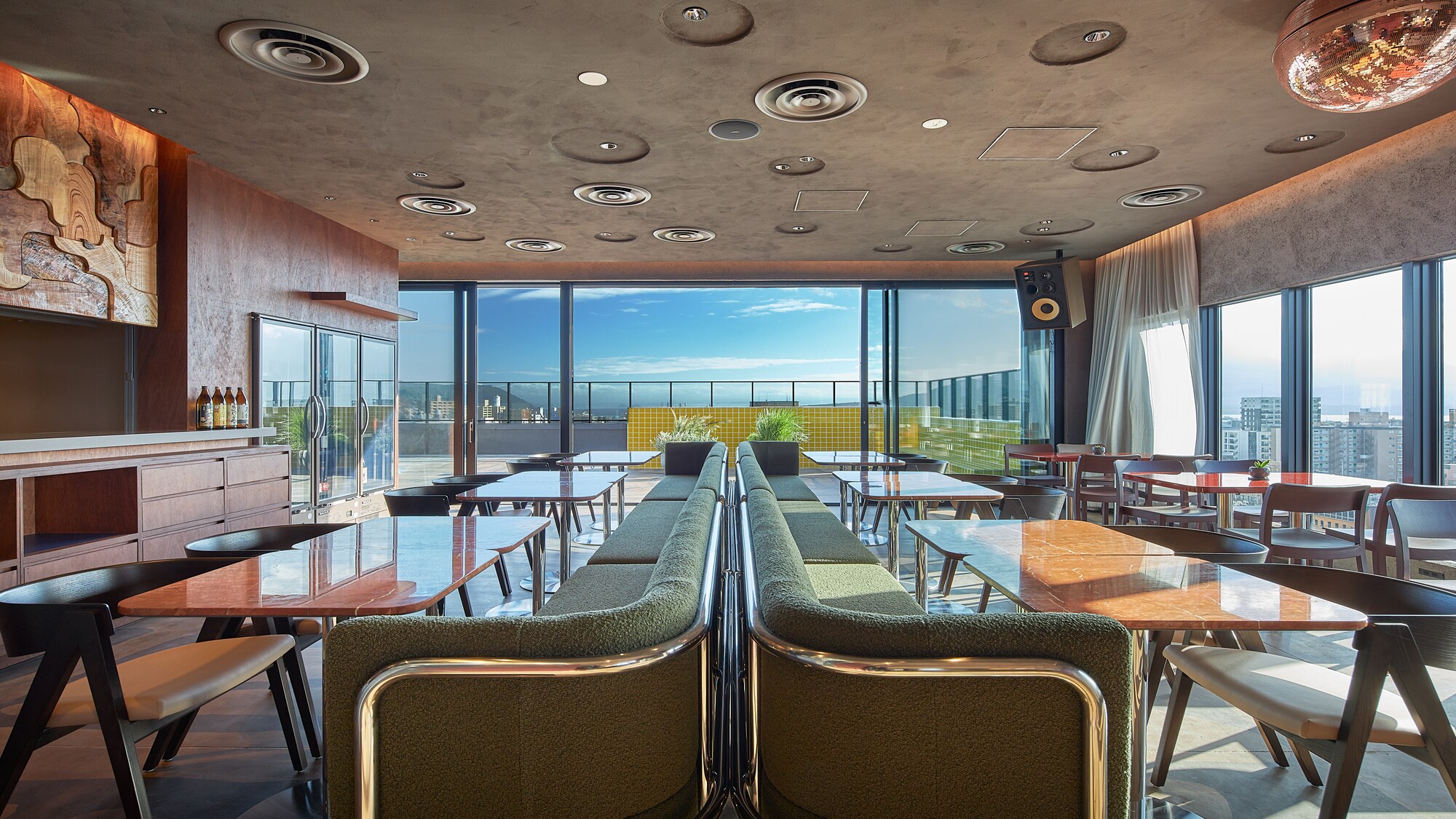 THE ROOF~rooftop bar & bistro~