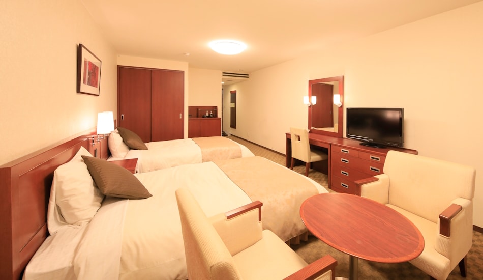 Customization | Guest Room Natural Light Room (Twin) 2